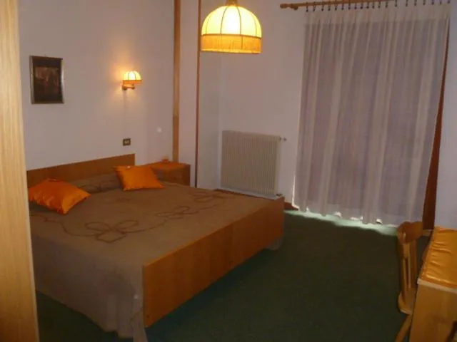 Photo of the whole room in Albergo Negritella