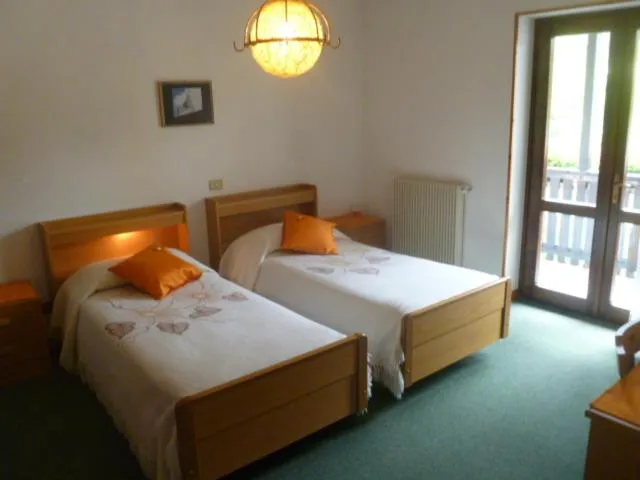 Photo of the whole room in Albergo Negritella
