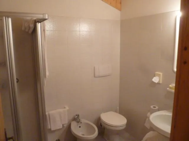 Bathroom in Albergo Negritella