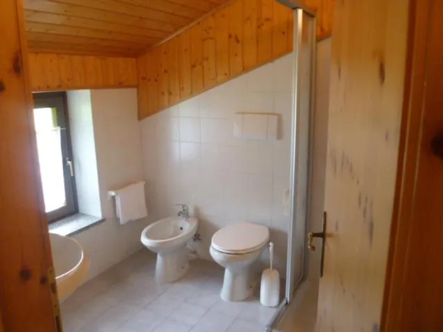Bathroom in Albergo Negritella