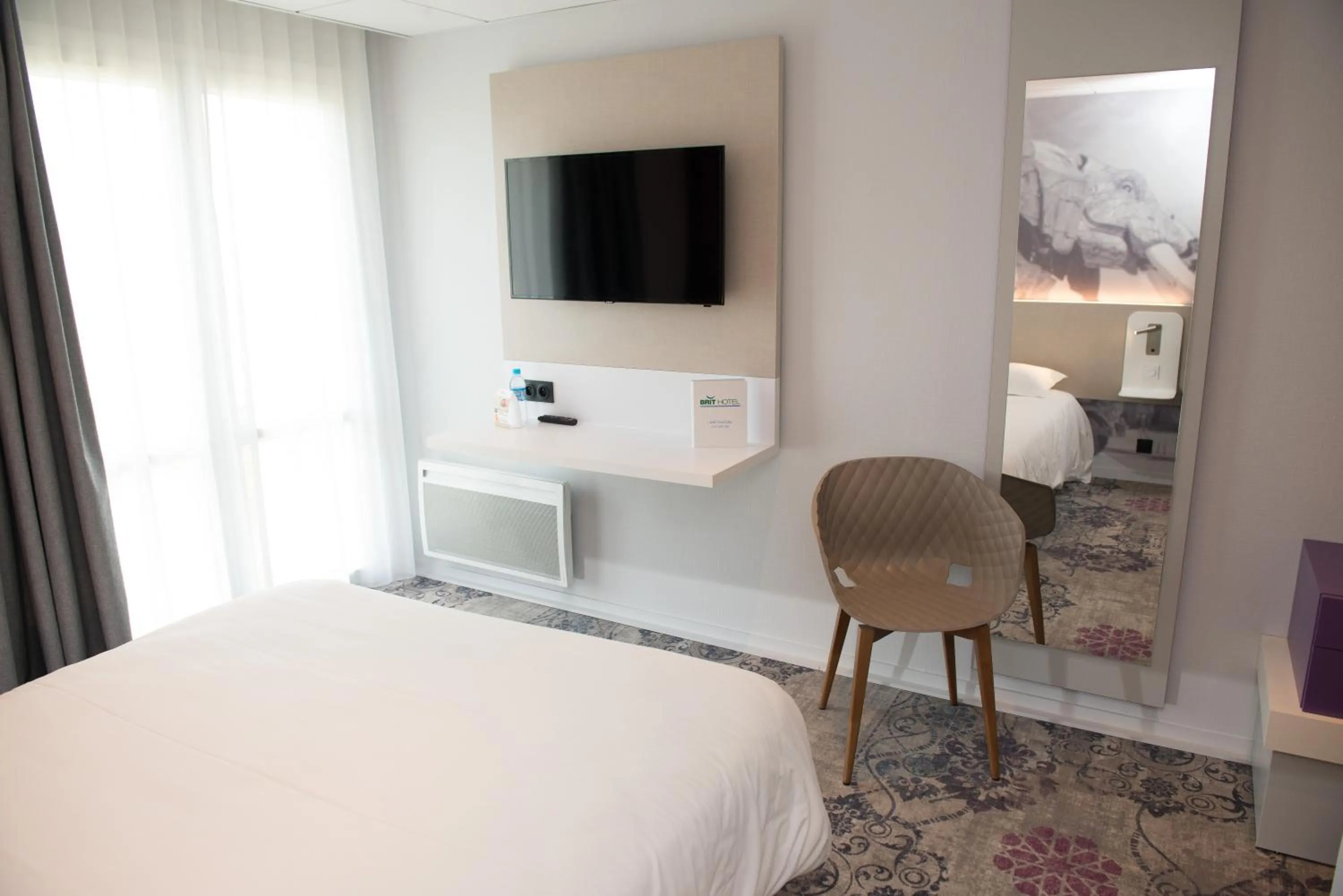 Bedroom, Bed in Brit Hotel Nantes Vigneux - L'Atlantel