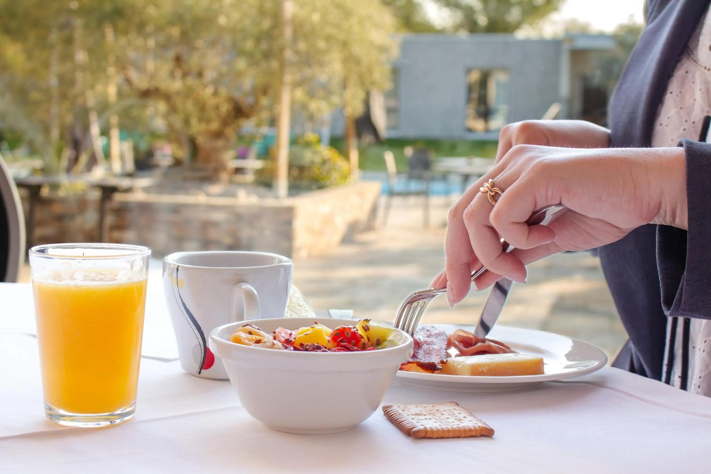 Food and drinks in Brit Hotel Nantes Vigneux - L'Atlantel