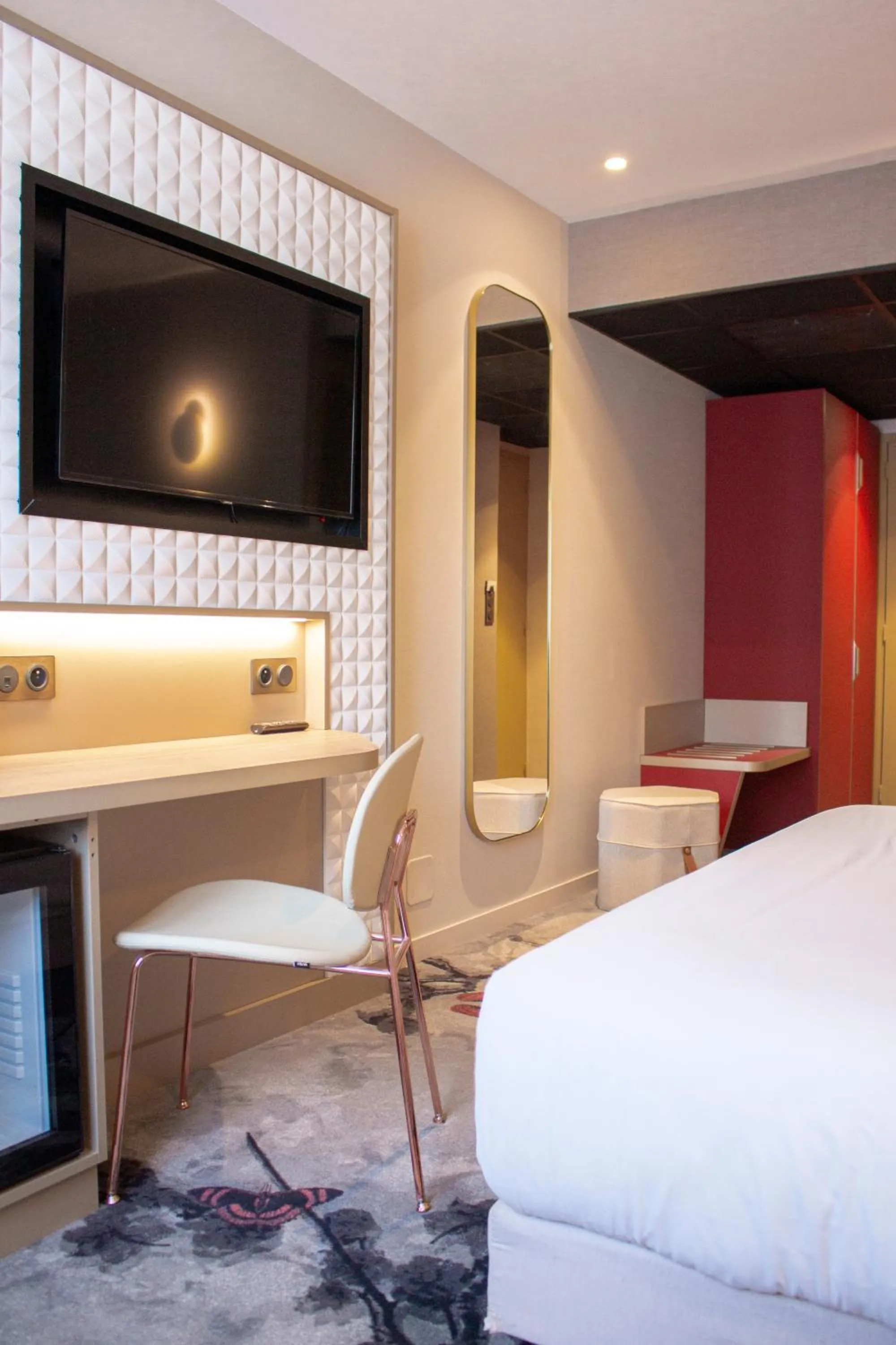 Bedroom, Bed in Brit Hotel Nantes Vigneux - L'Atlantel