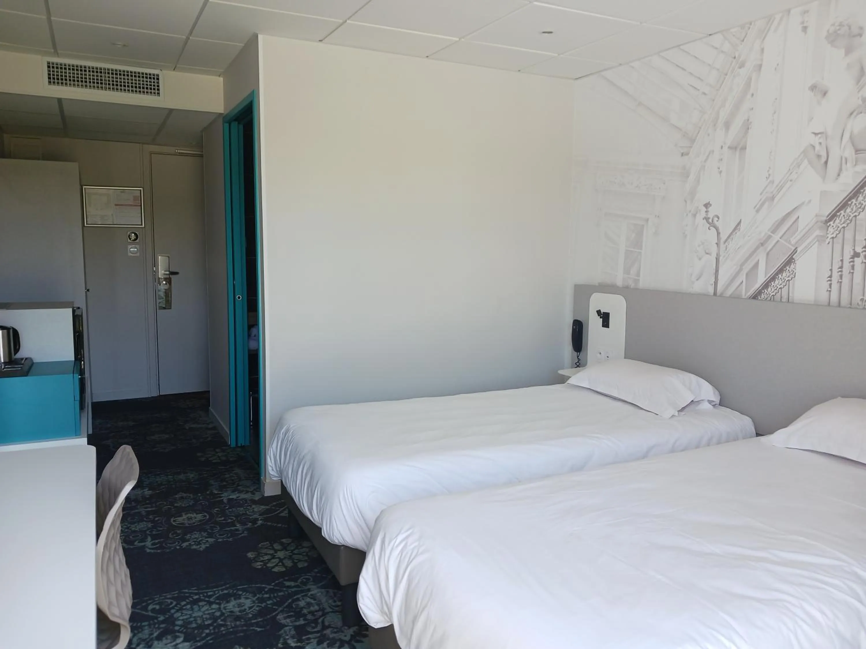 Bed in Brit Hotel Nantes Vigneux - L'Atlantel