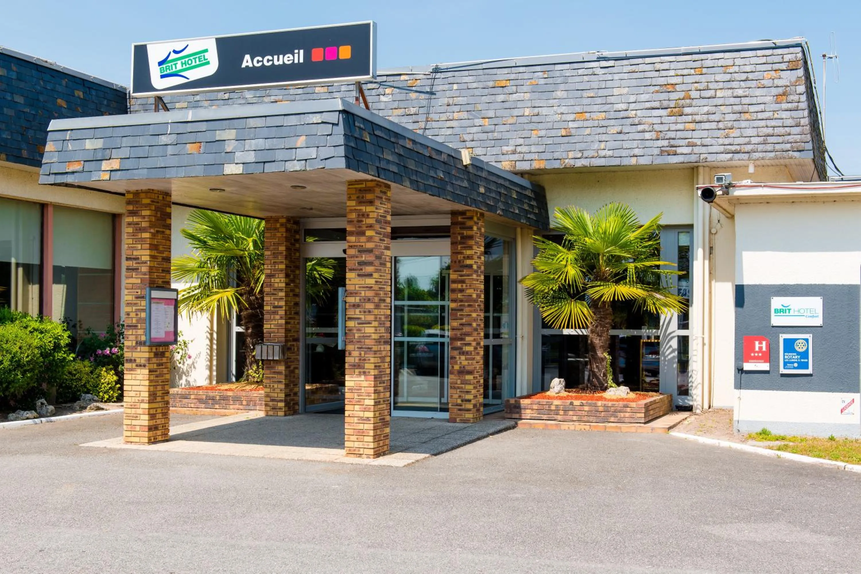 Property building in Brit Hotel Nantes Vigneux - L'Atlantel