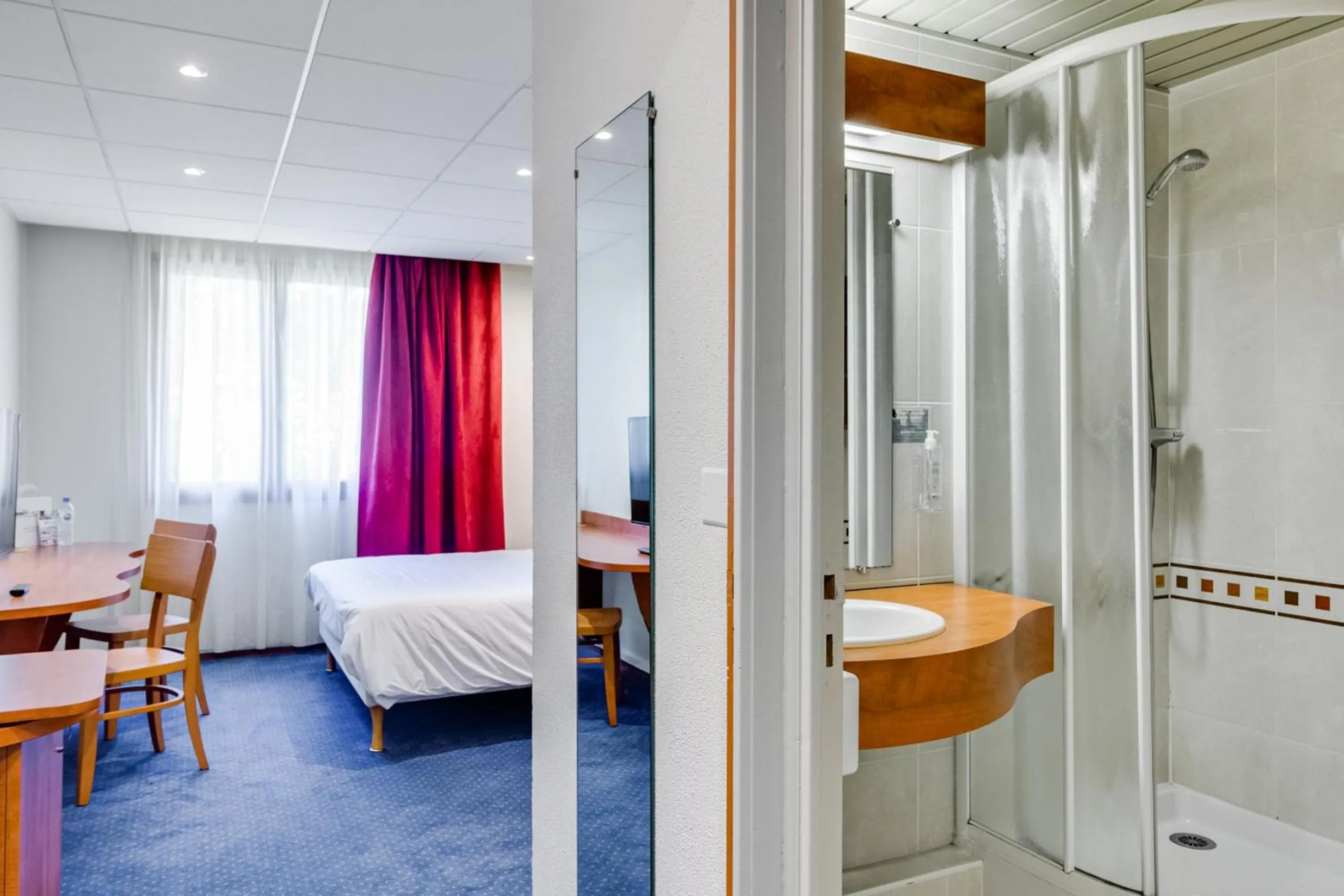 Bed in Brit Hotel Nantes Vigneux - L'Atlantel