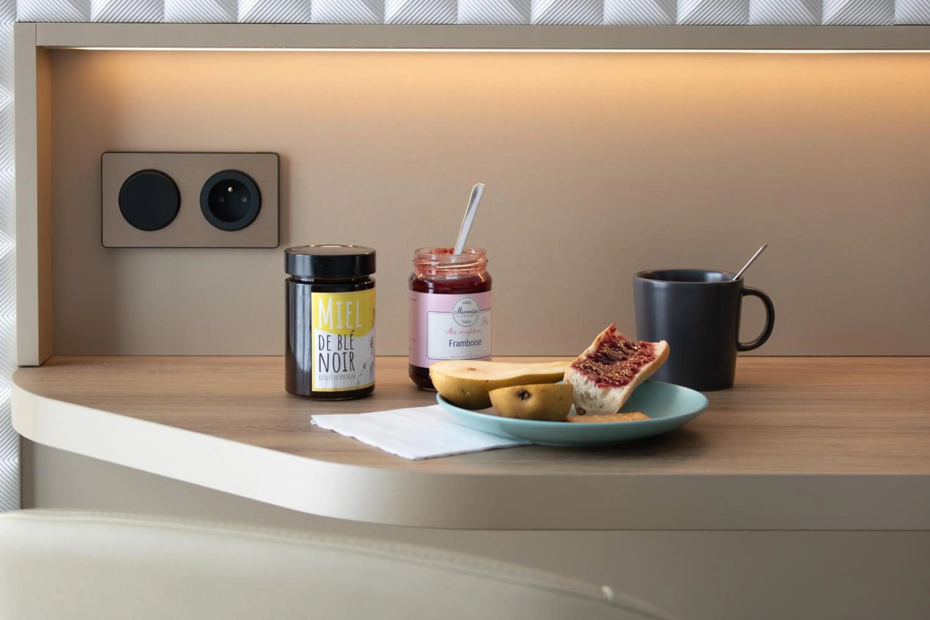 Kitchen or kitchenette in Brit Hotel Nantes Vigneux - L'Atlantel