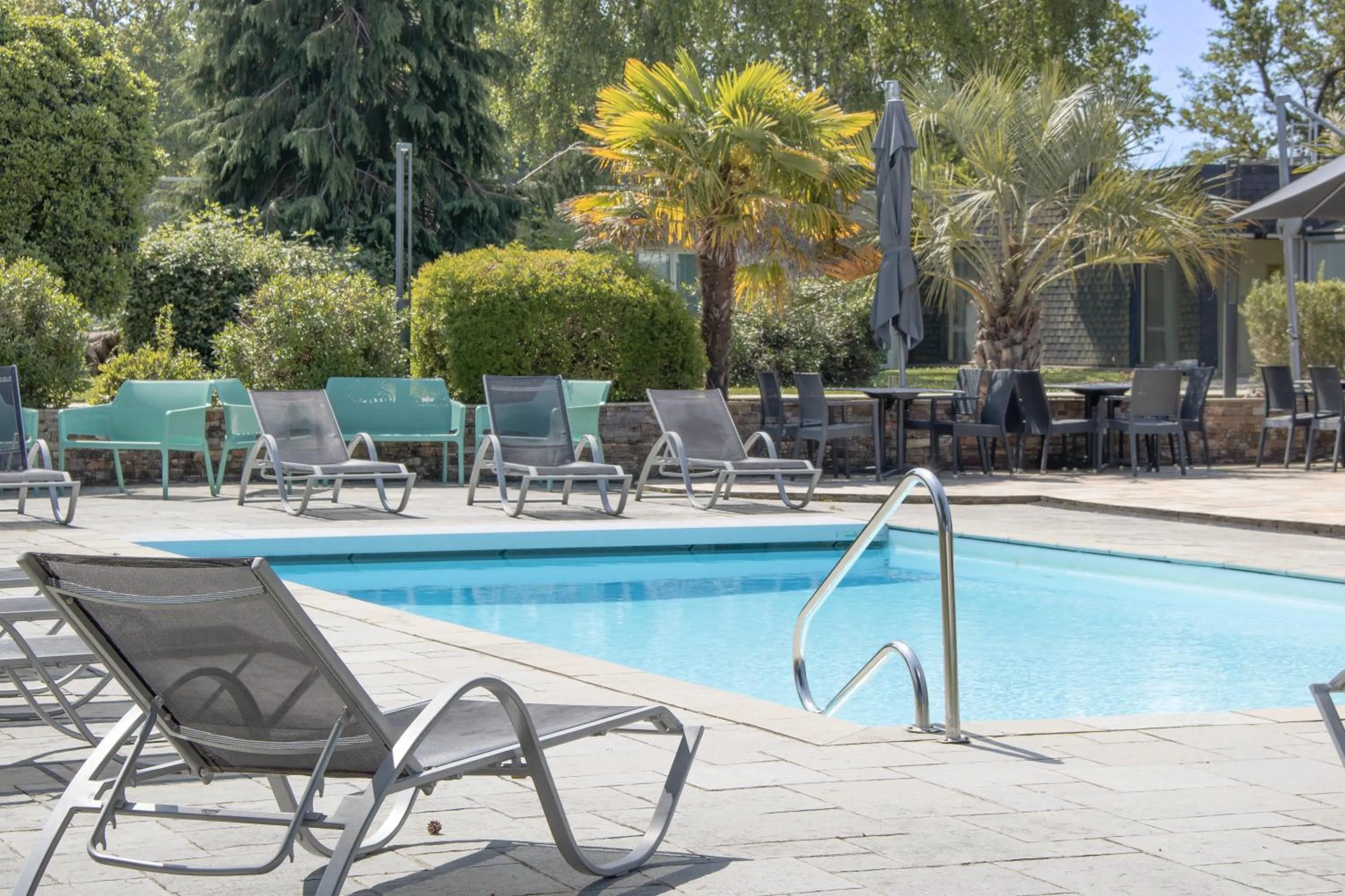 Patio in Brit Hotel Nantes Vigneux - L'Atlantel