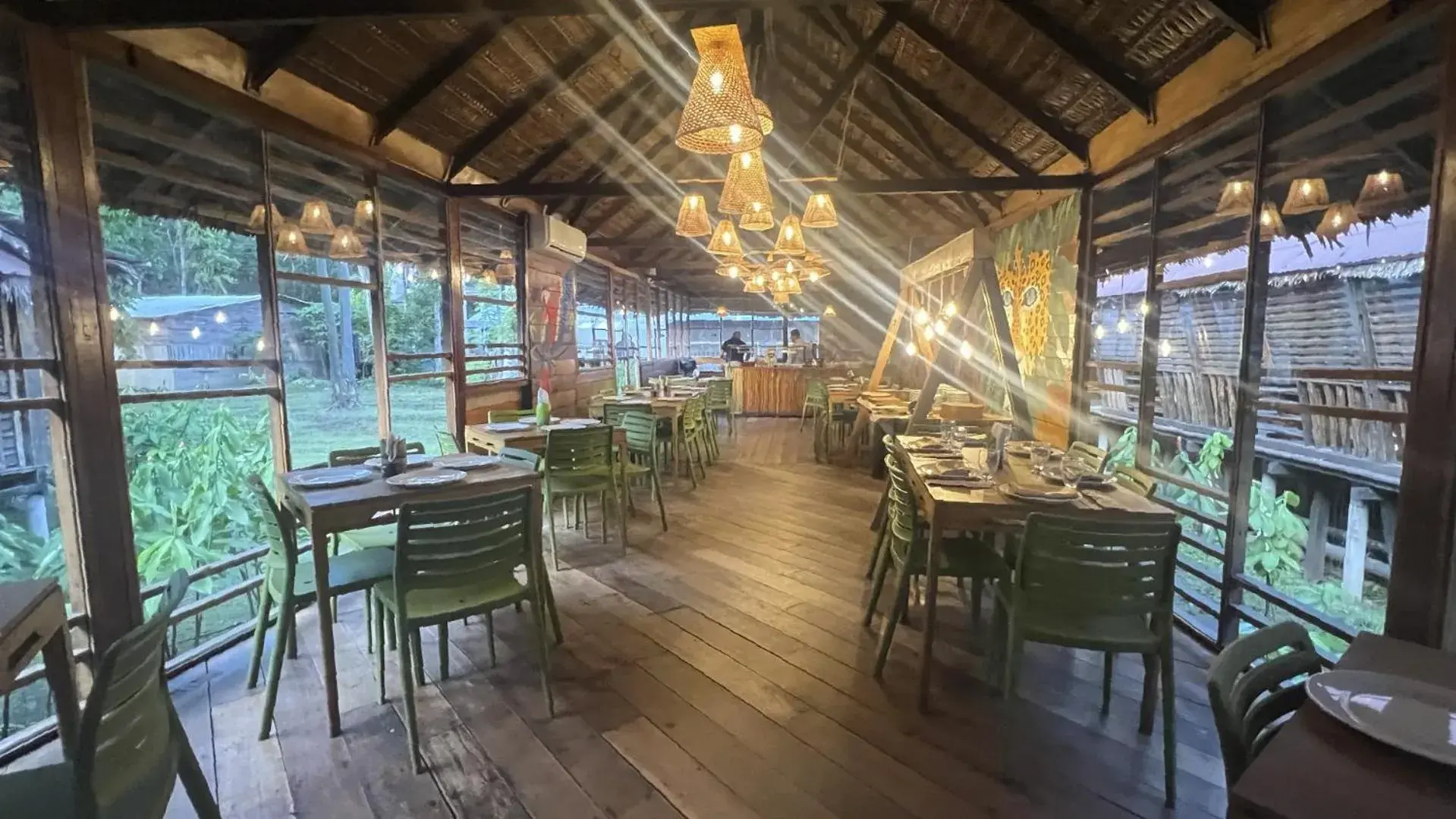 Restaurant/places to eat in Hotel Amazon by On Vacation Restaurant/places to eat in Hotel Amazon by On Vacation