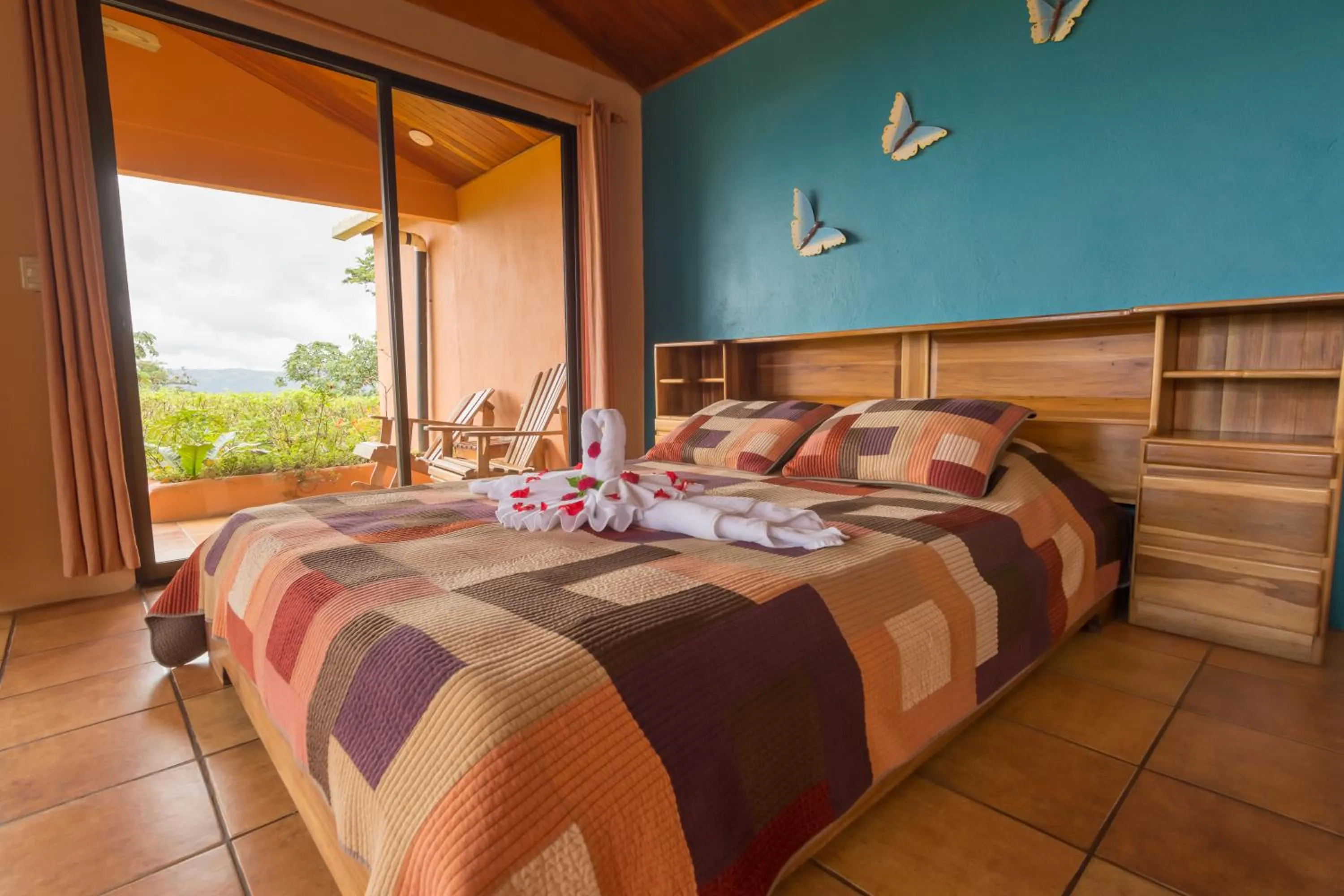 Bed in Hotel Nepenthe B&B