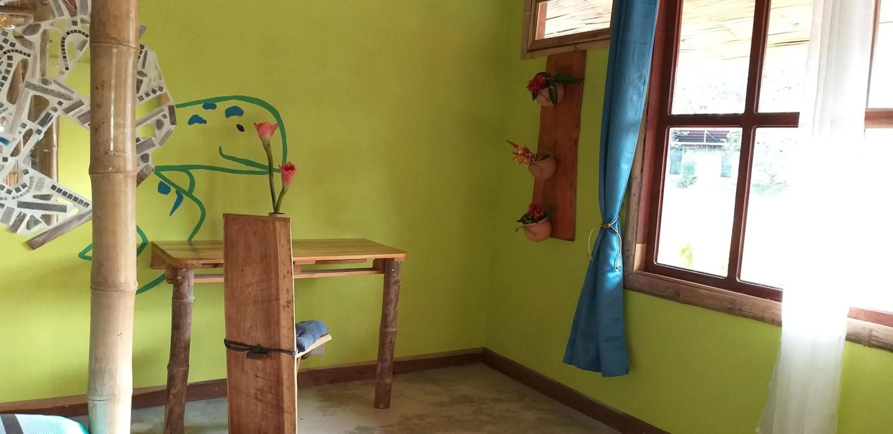 Photo of the whole room in Hotel Rio Celeste Finca L´ Etoile Celeste