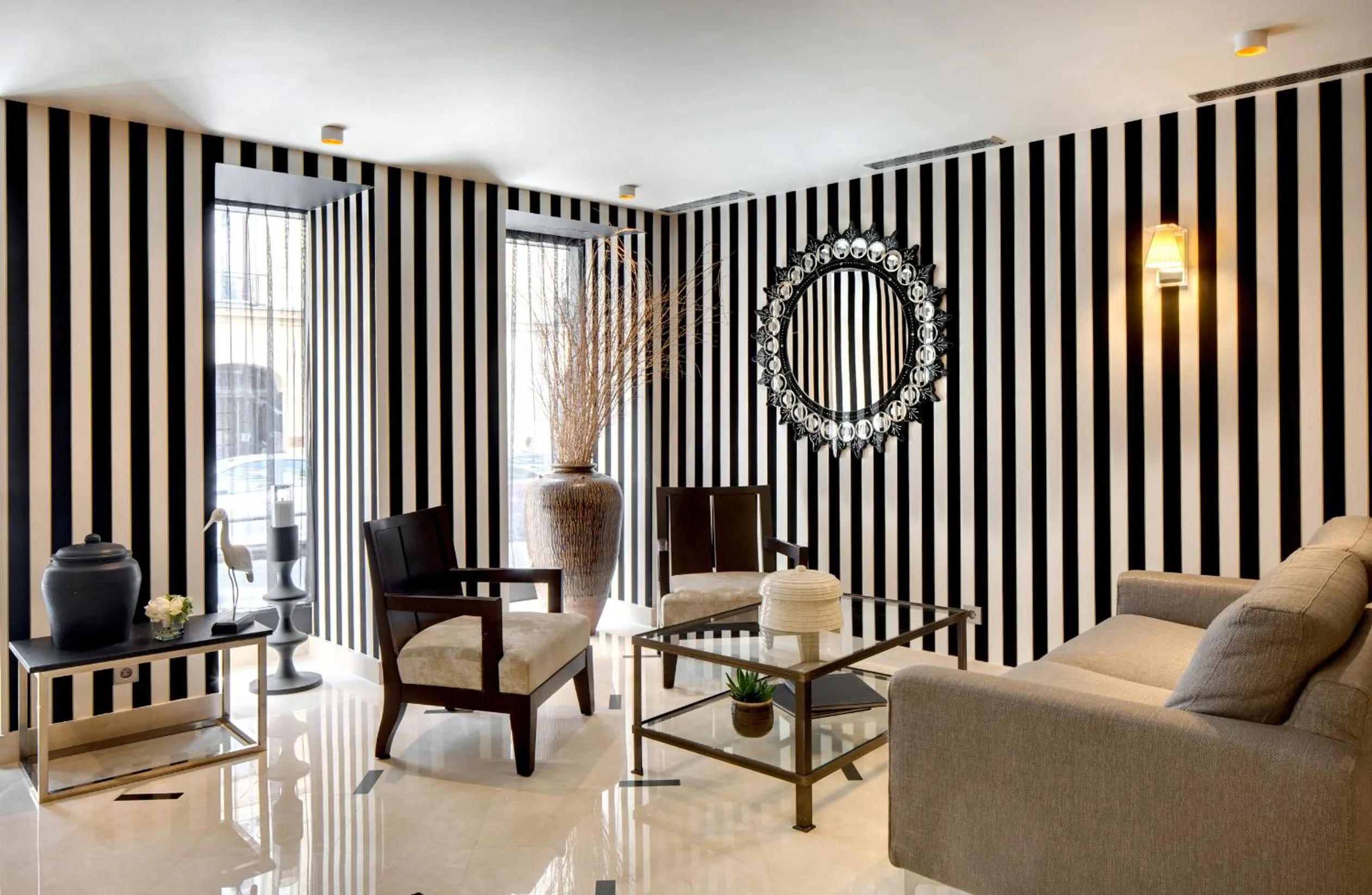 Seating area in Le Senat