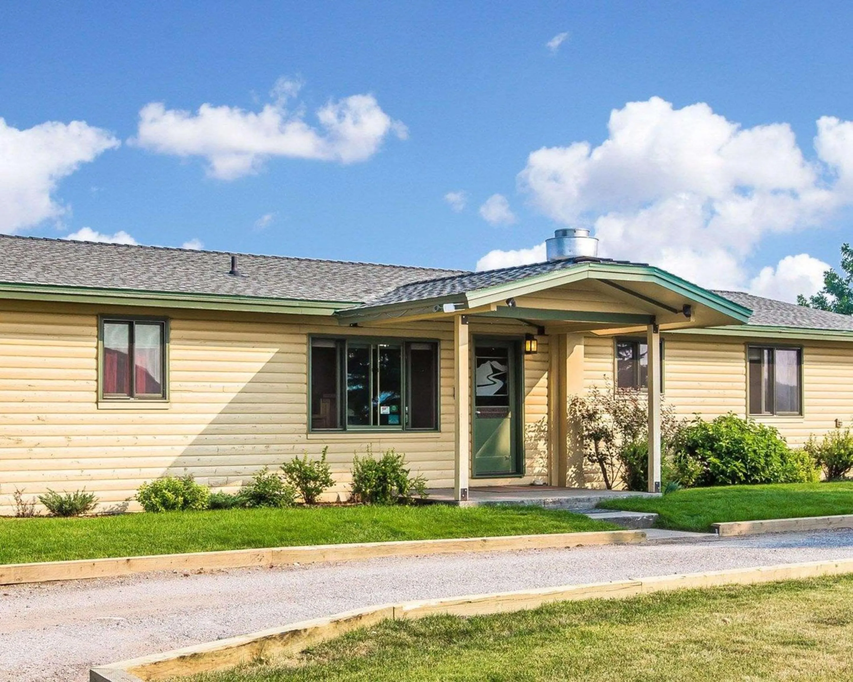 Property building in Yellowstone Valley Lodge, an Ascend Collection Hotel