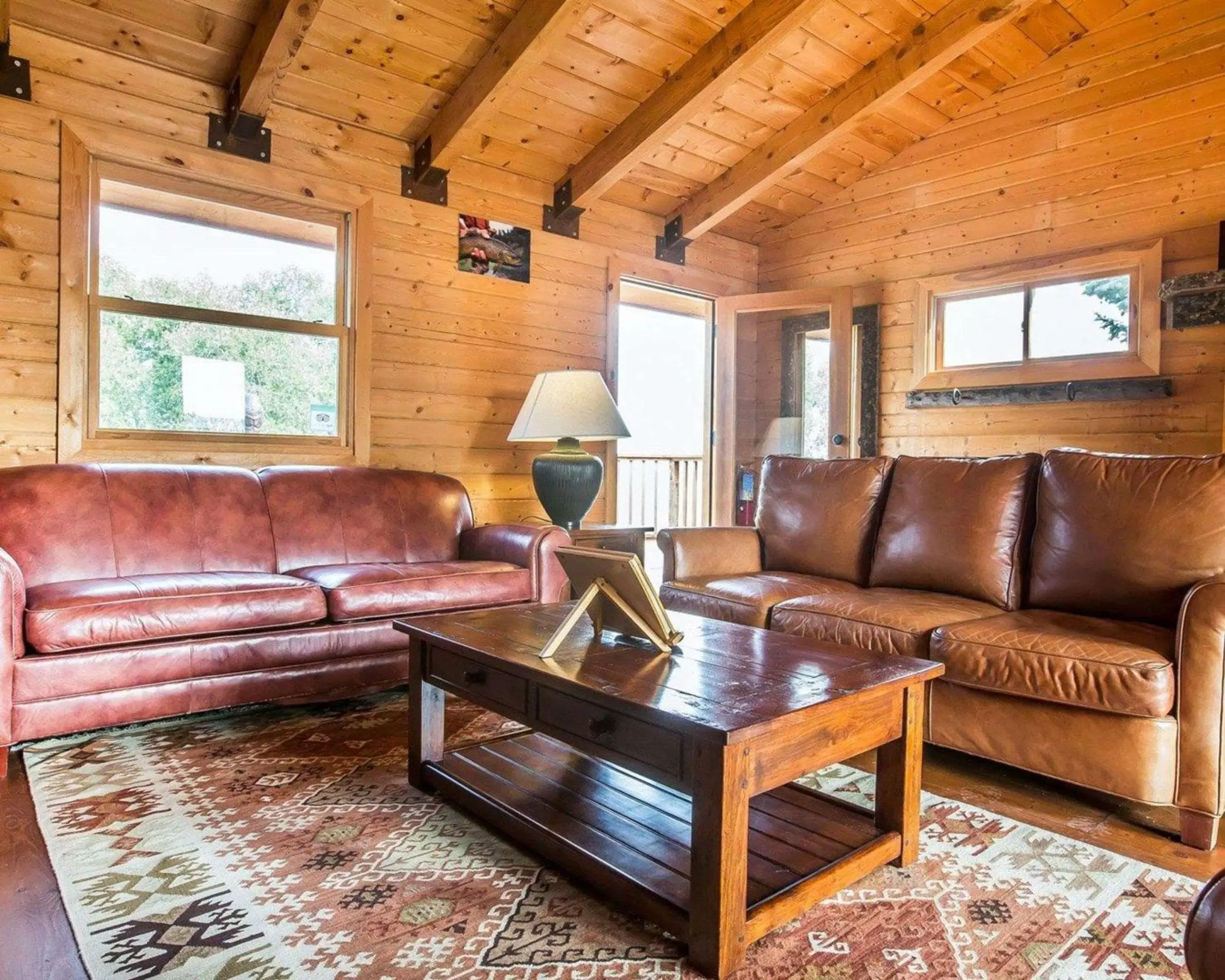 Lobby or reception in Yellowstone Valley Lodge, an Ascend Collection Hotel Lobby or reception in Yellowstone Valley Lodge, an Ascend Collection Hotel
