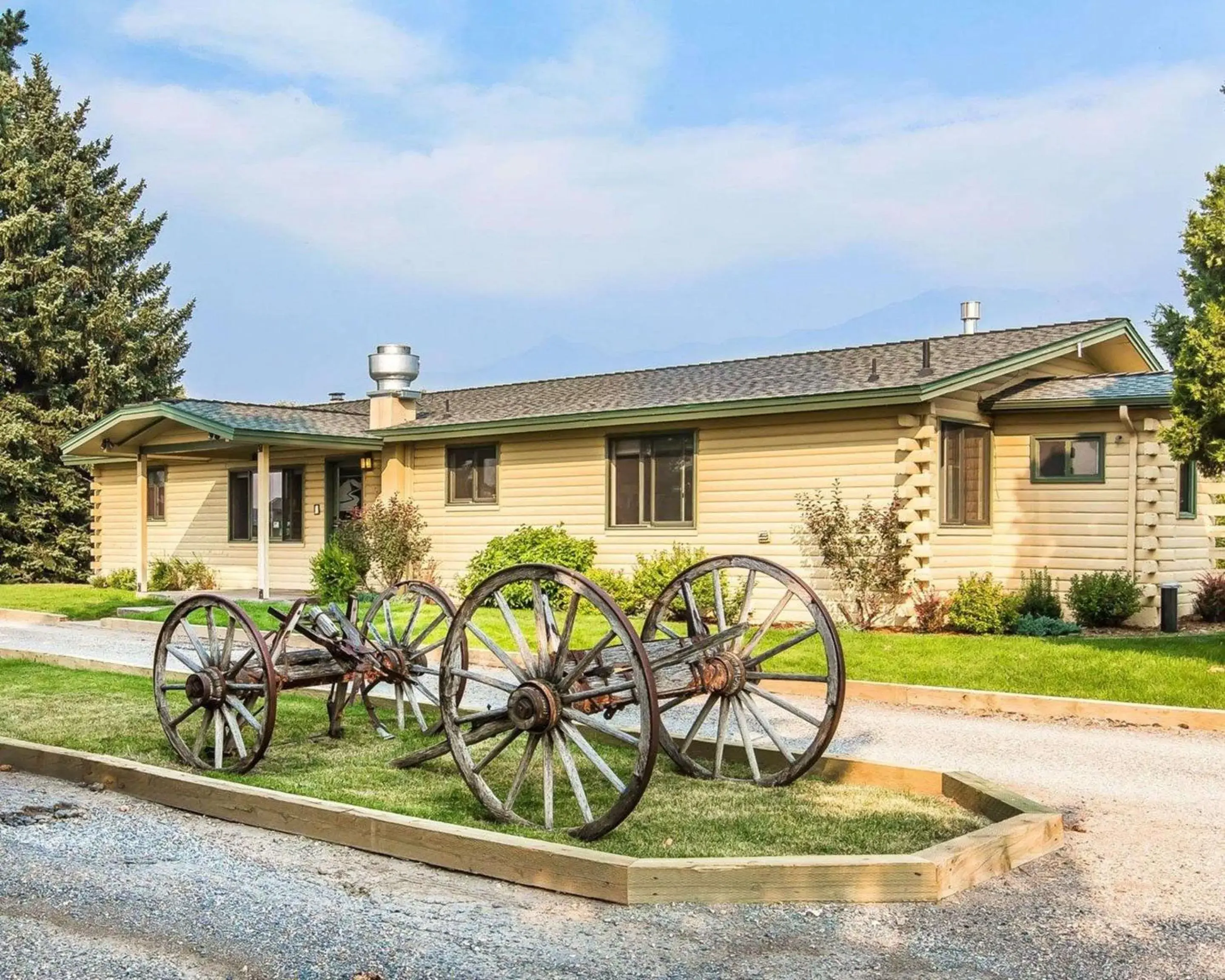 Property building in Yellowstone Valley Lodge, an Ascend Collection Hotel Property building in Yellowstone Valley Lodge, an Ascend Collection Hotel