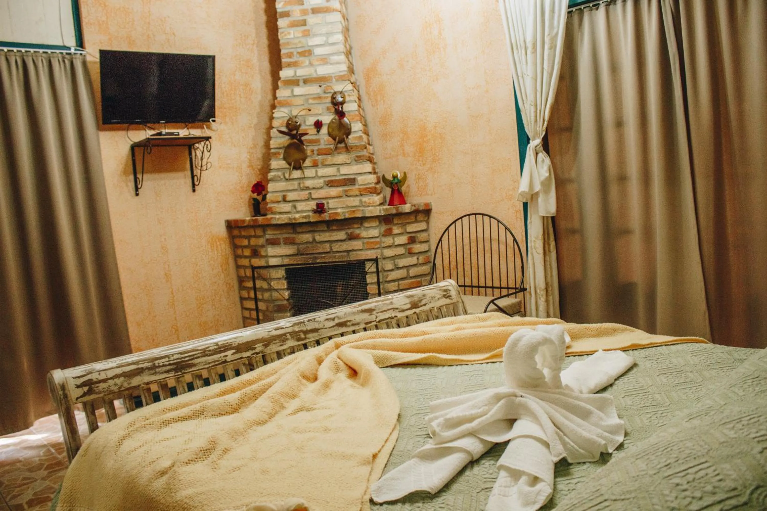 Bedroom, Bed in Verdes Em Cantos Pousada