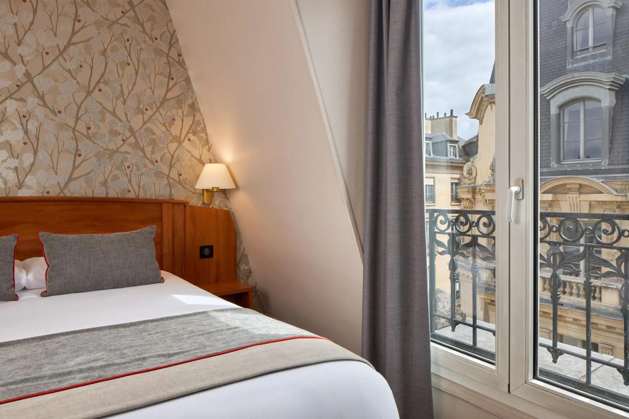 Bedroom, Bed in Timhotel Palais Royal