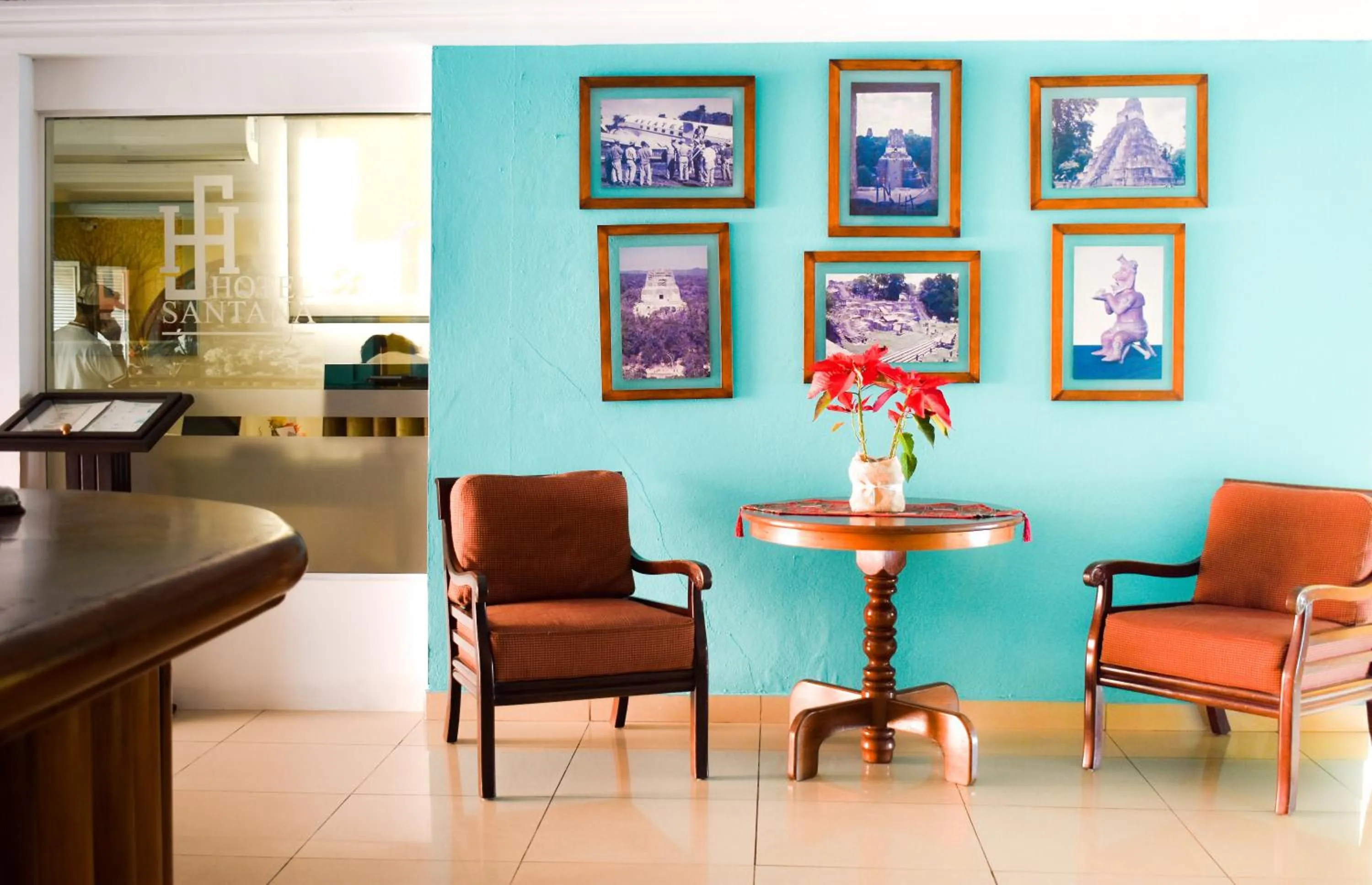 Lobby or reception in Hotel Santana