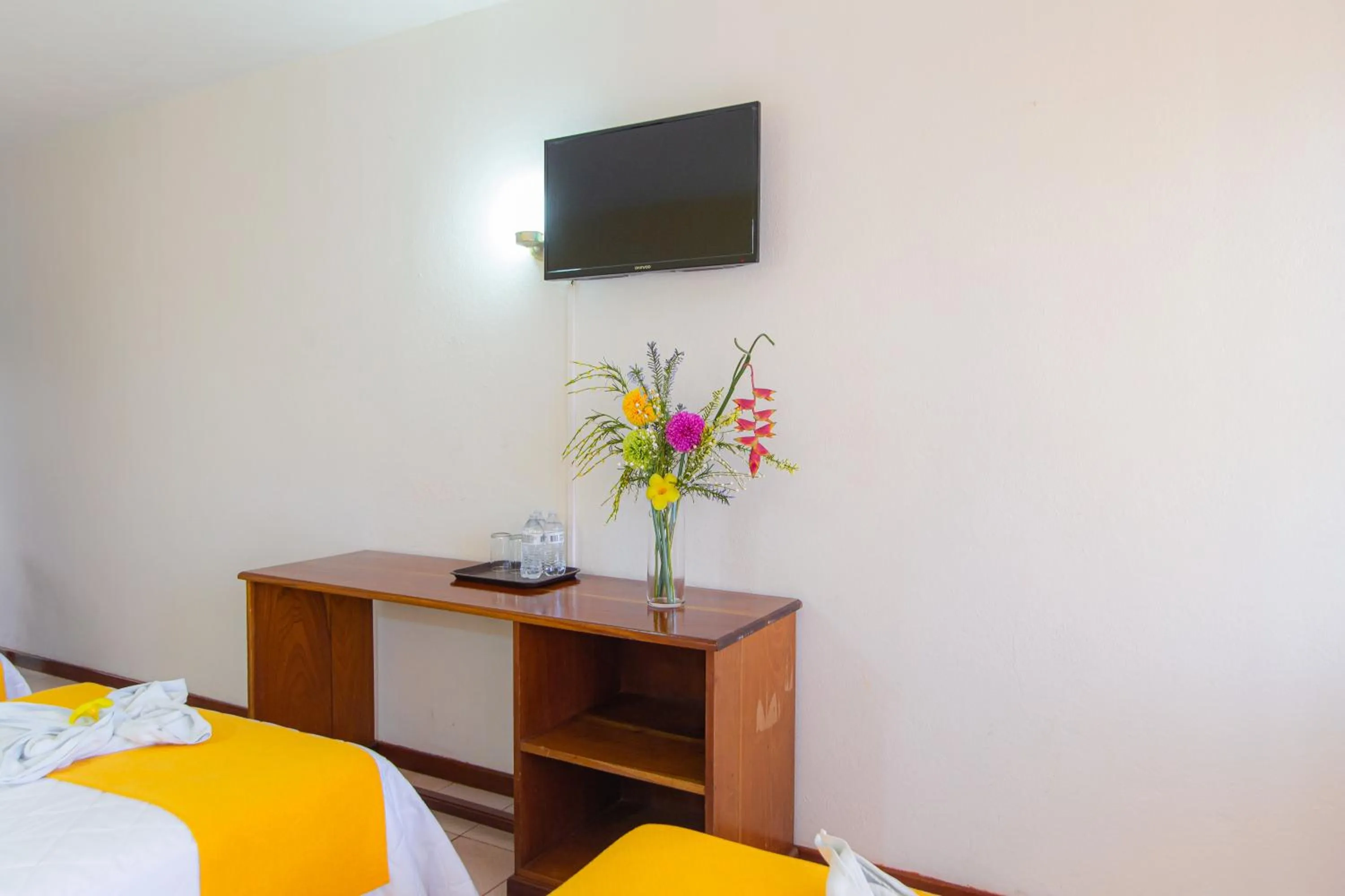 TV and multimedia, Bed in Hotel Santana