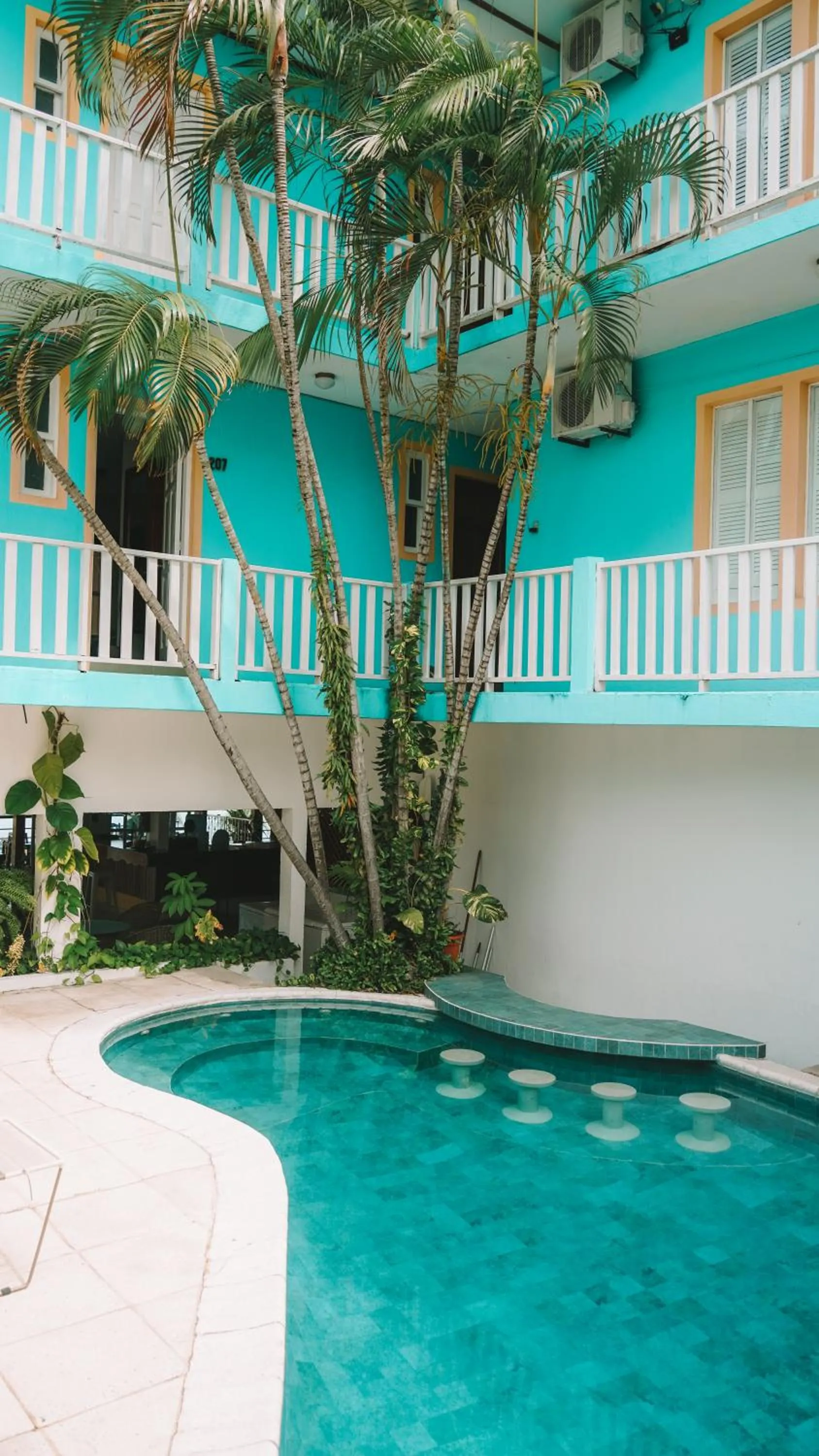 Swimming pool in Hotel Santana