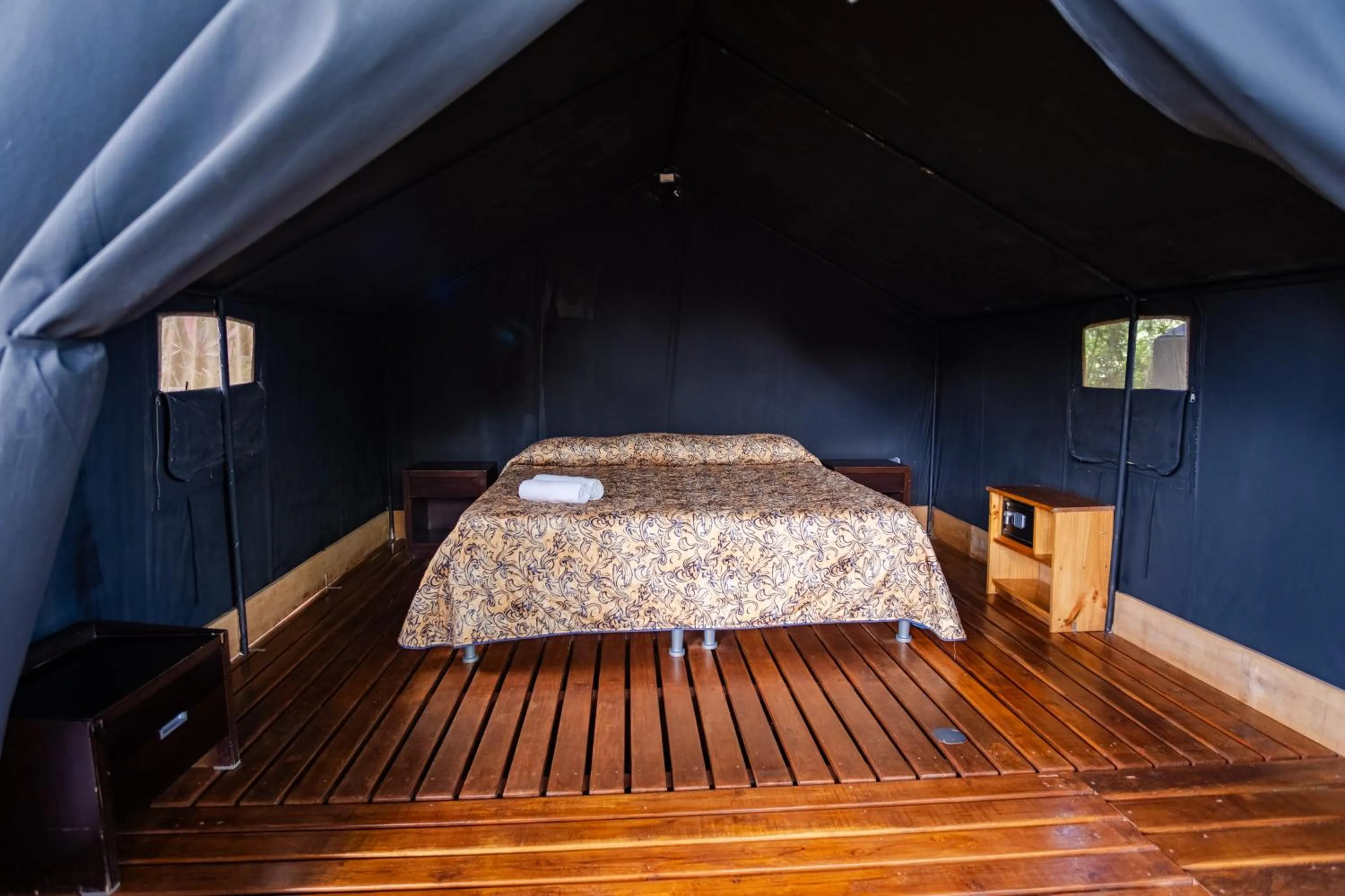 Property building, Bed in Arenal Backpackers Resort