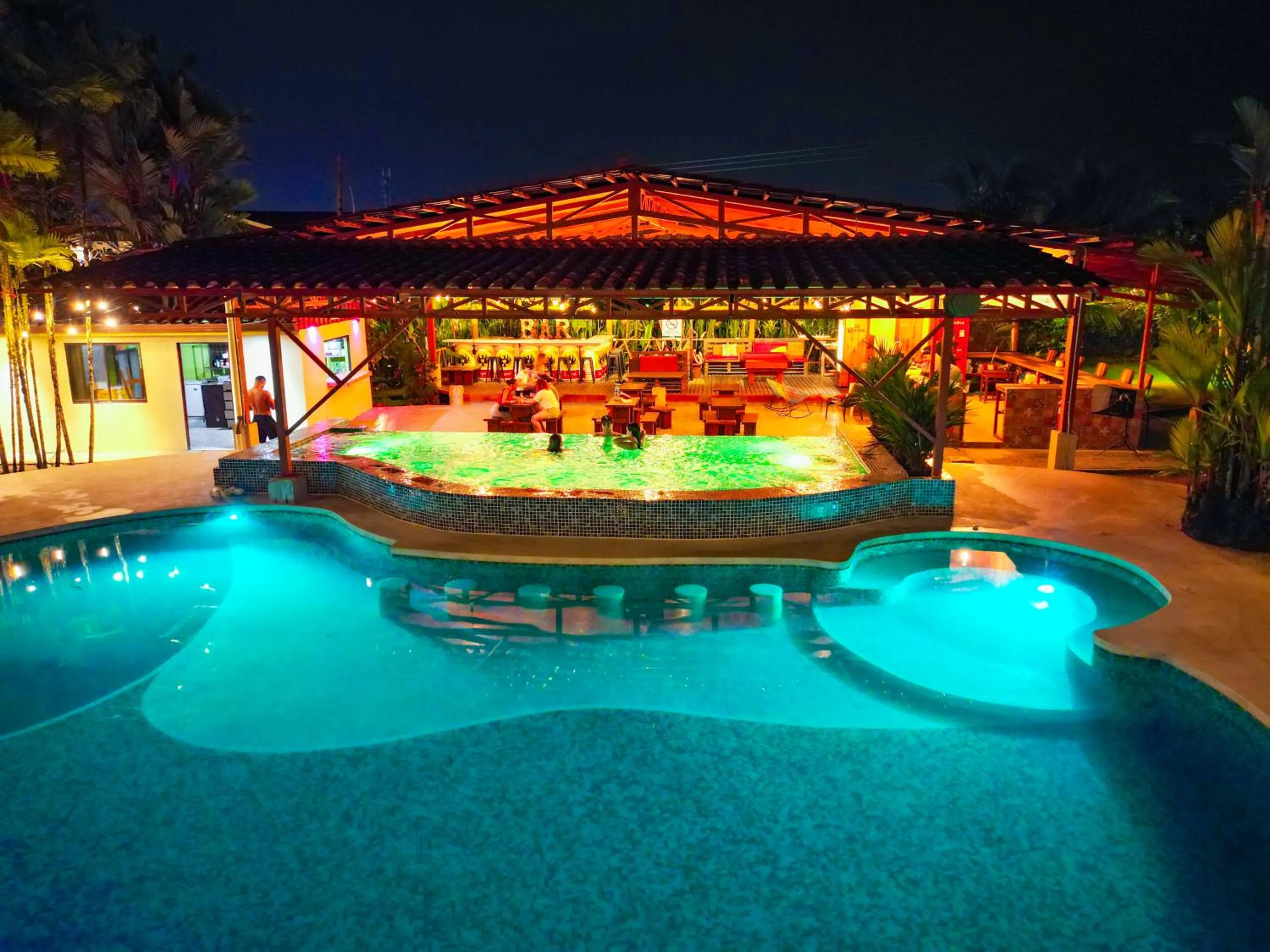 Night in Arenal Backpackers Resort