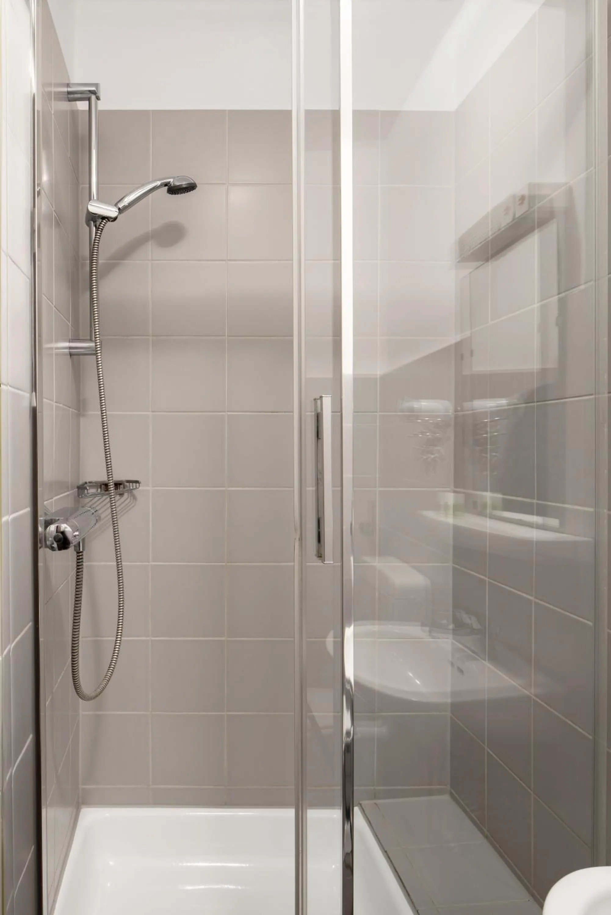 Shower in Aparthotel am Münzplatz