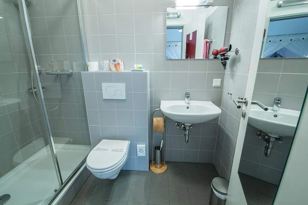 Bathroom in Aparthotel am Münzplatz