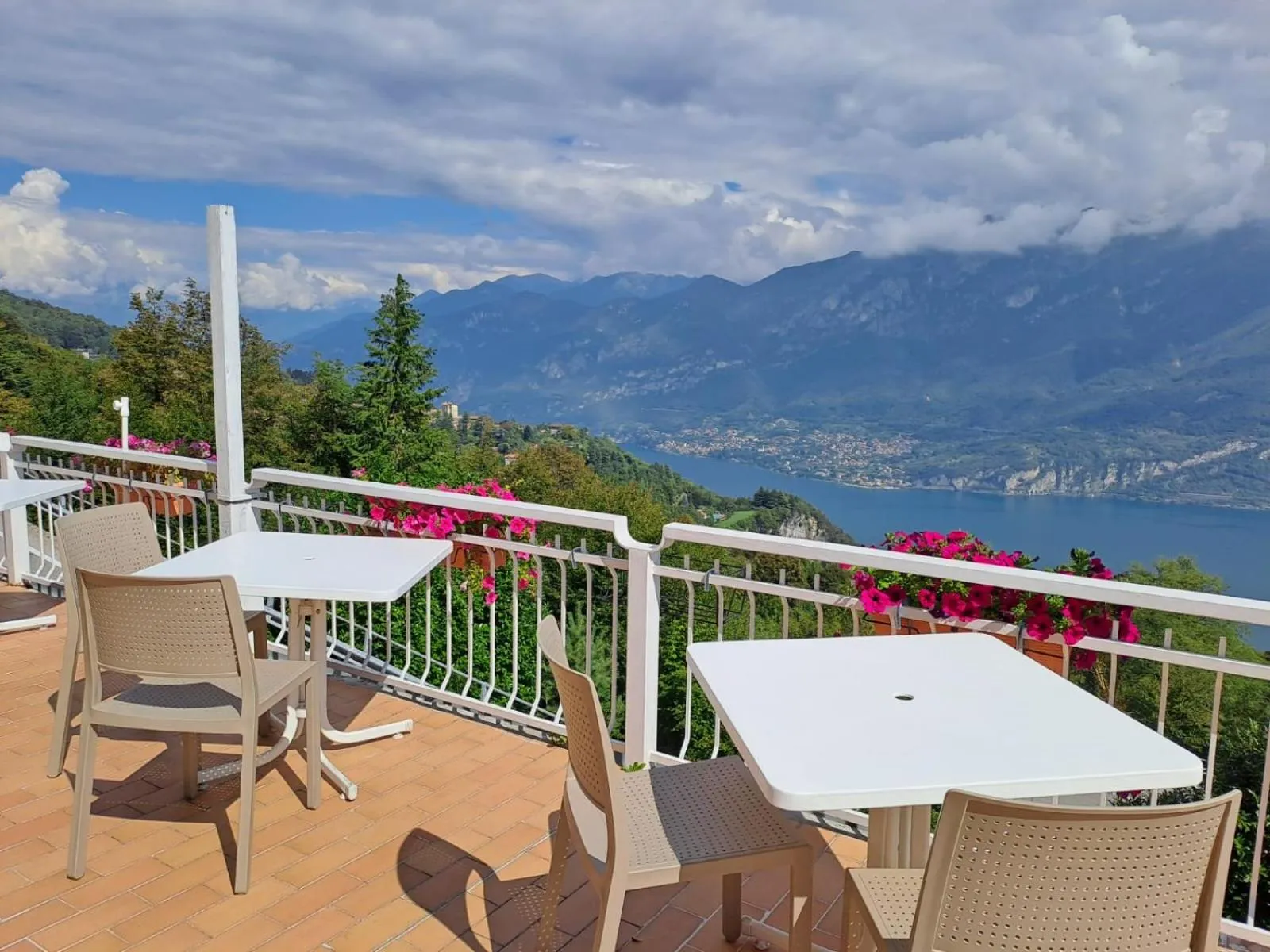 Restaurant/places to eat in Bed & Breakfast Bellagio