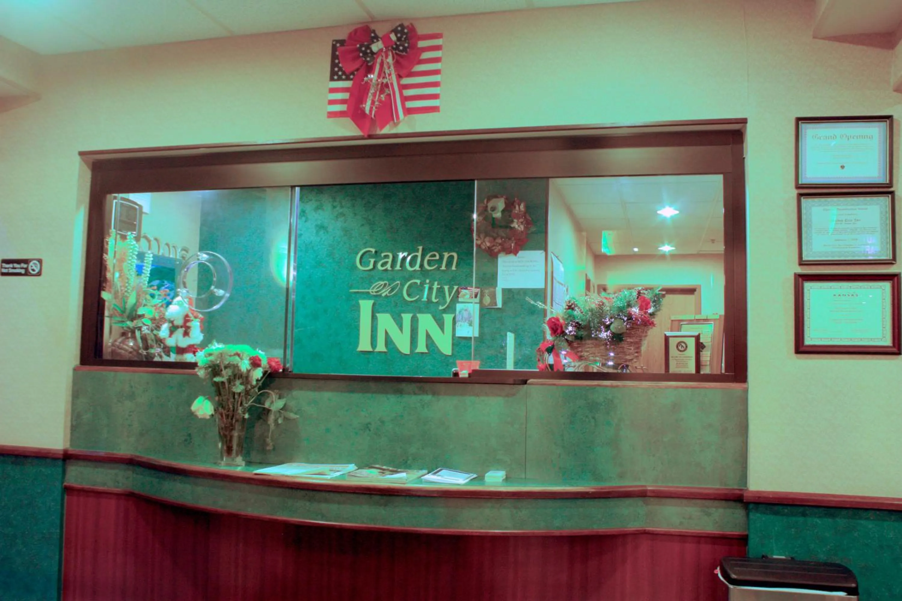 Lobby or reception in Garden City Inn