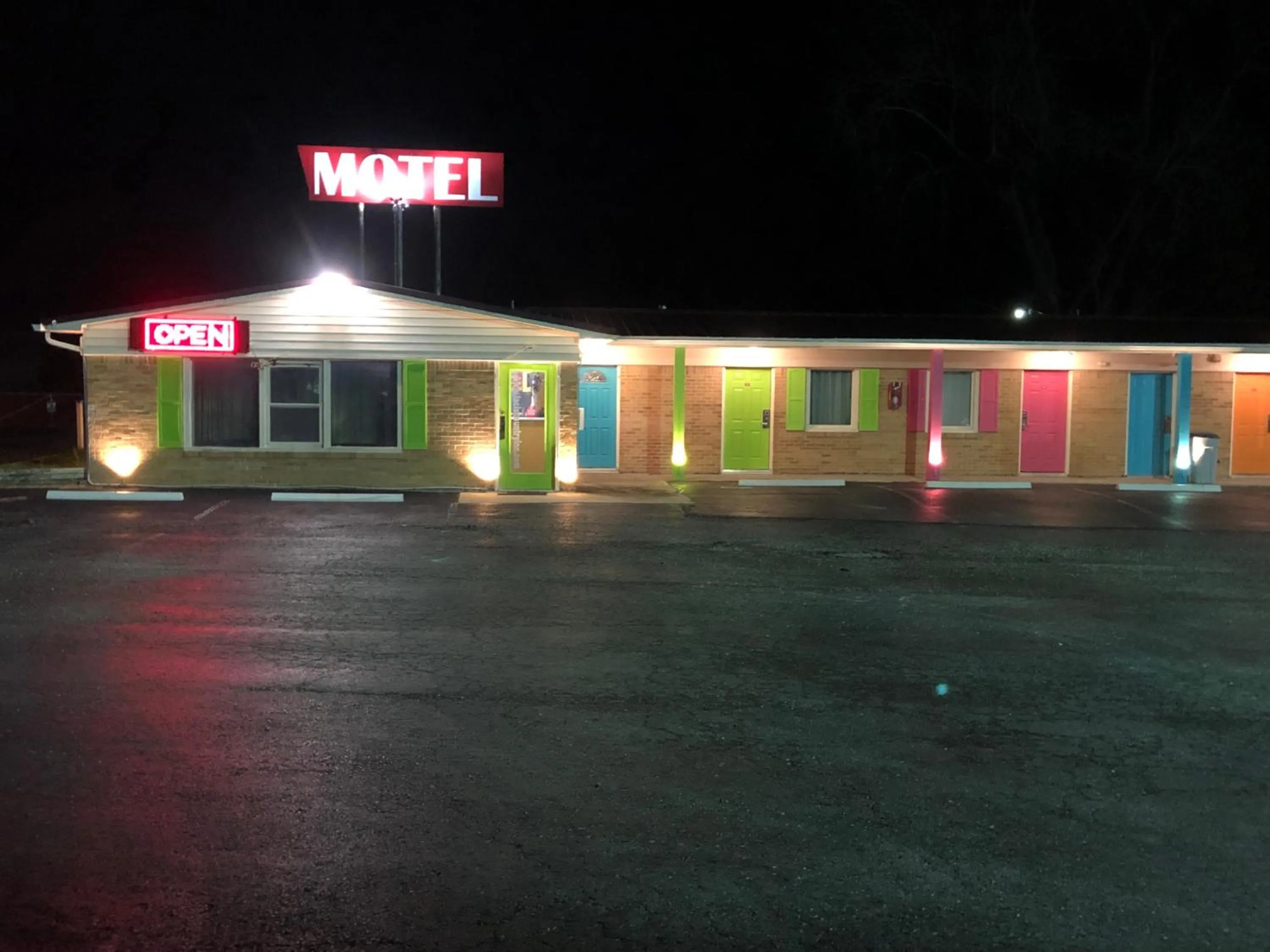 Laci's Country Inn - Knob Noster