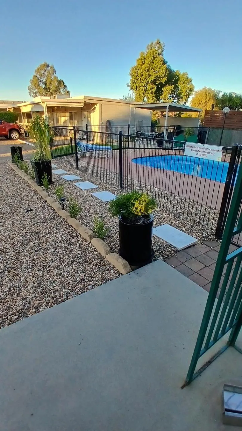 Swimming pool in Kaputar Motel