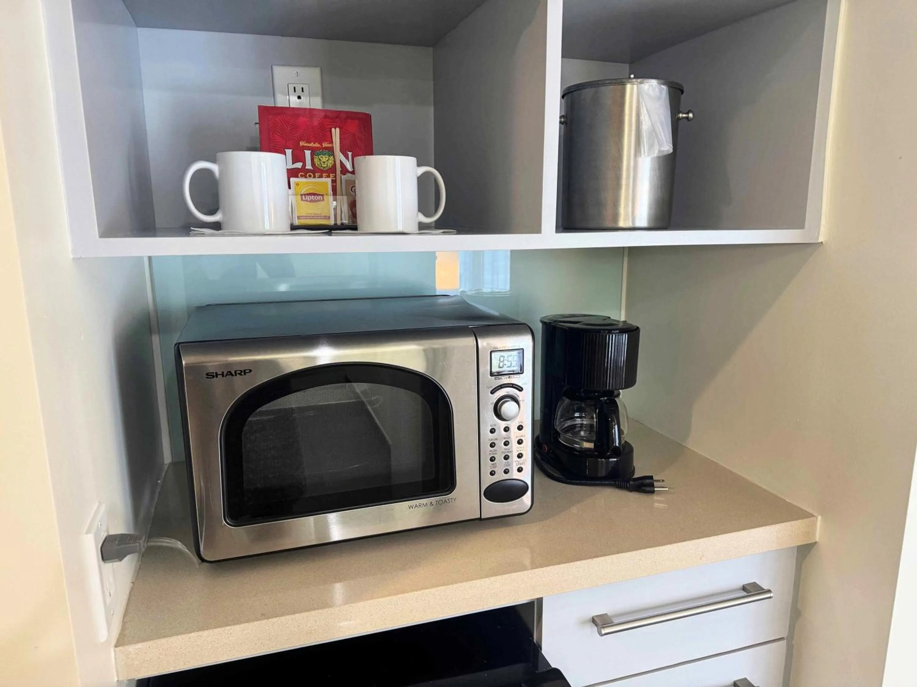 Coffee/tea facilities in Ala Moana Honolulu by Mantra