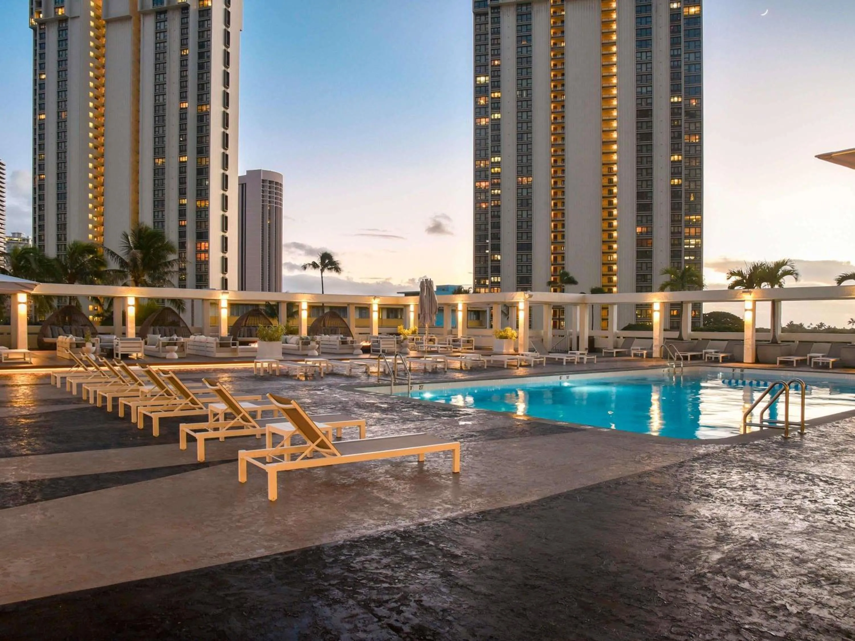 Pool view in Ala Moana Honolulu by Mantra