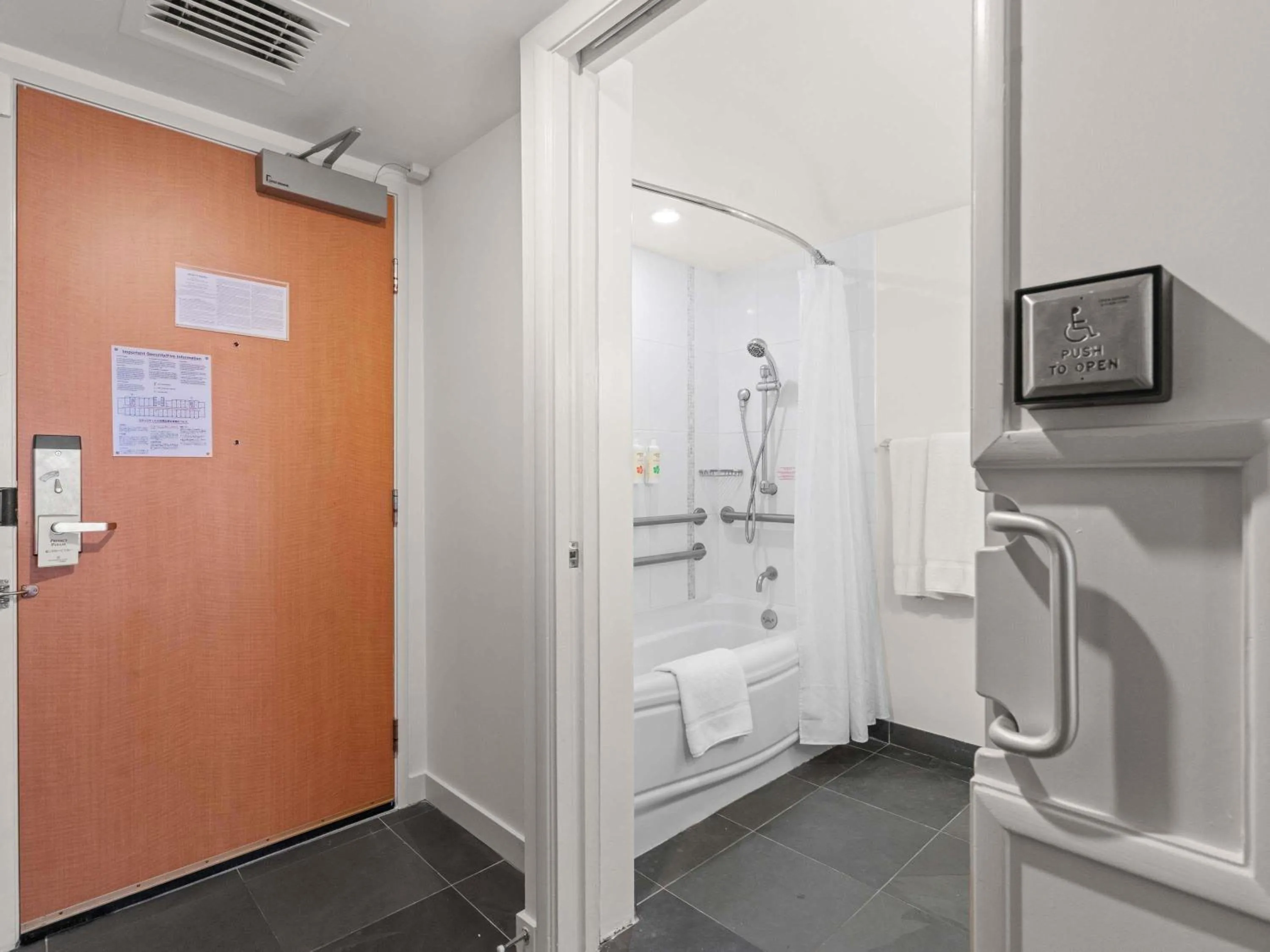 Bedroom in Ala Moana Honolulu by Mantra