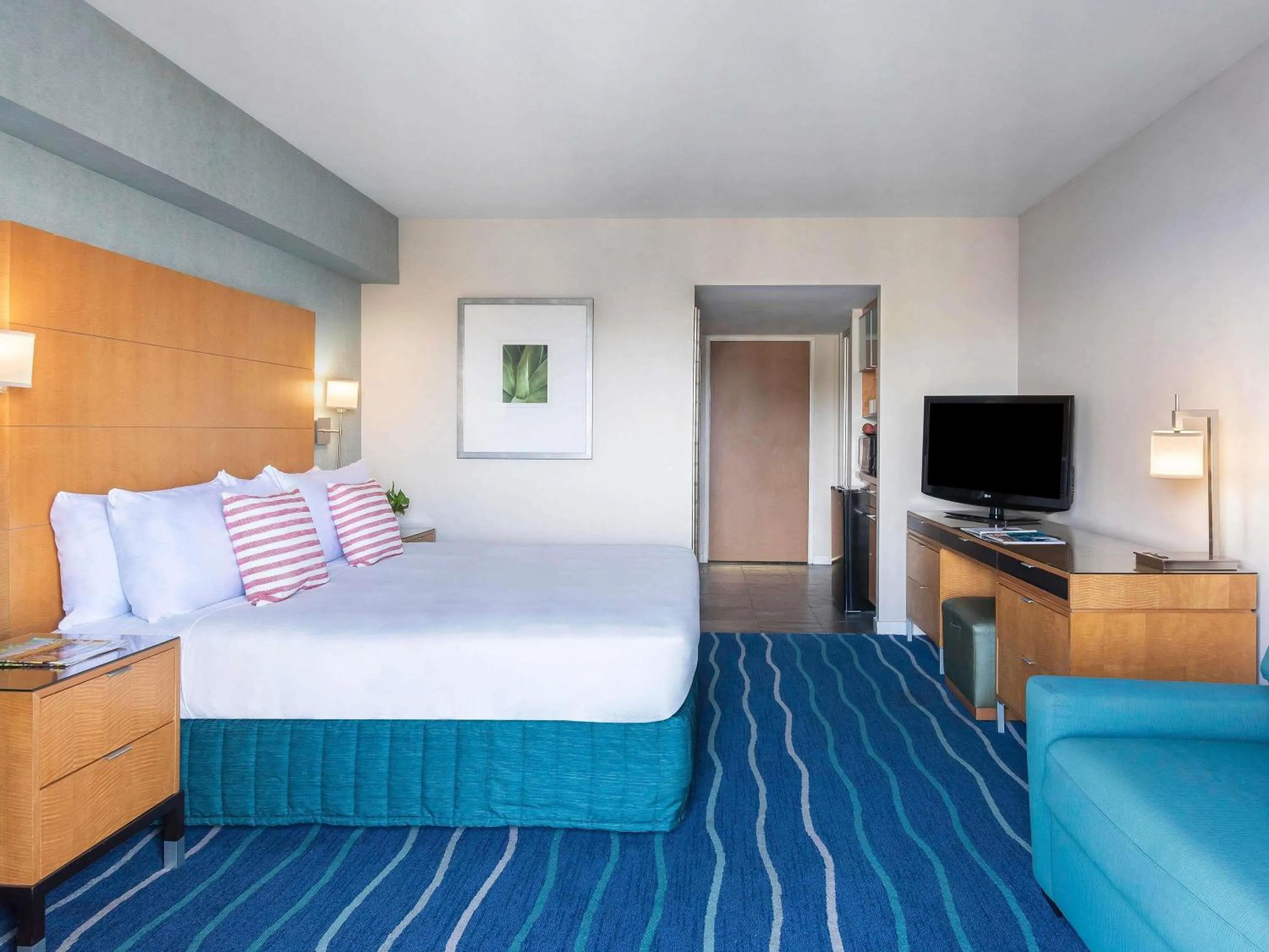 Bedroom, Bed in Ala Moana Honolulu by Mantra