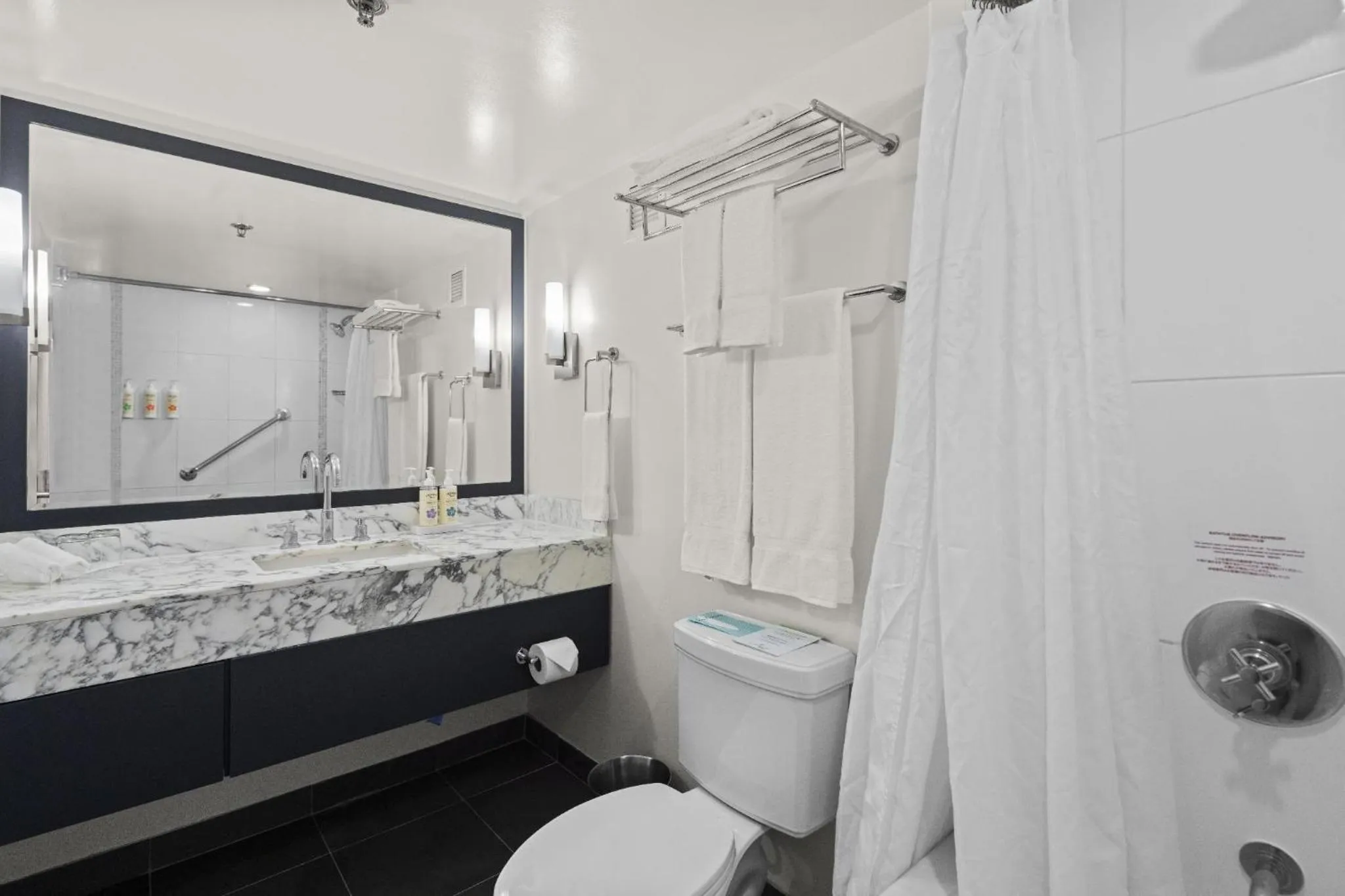 Bathroom in Ala Moana Honolulu by Mantra