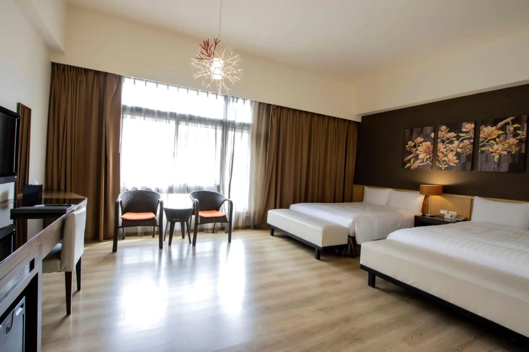 Street view, Bed in LeaLea Garden Hotels - Moon Lake