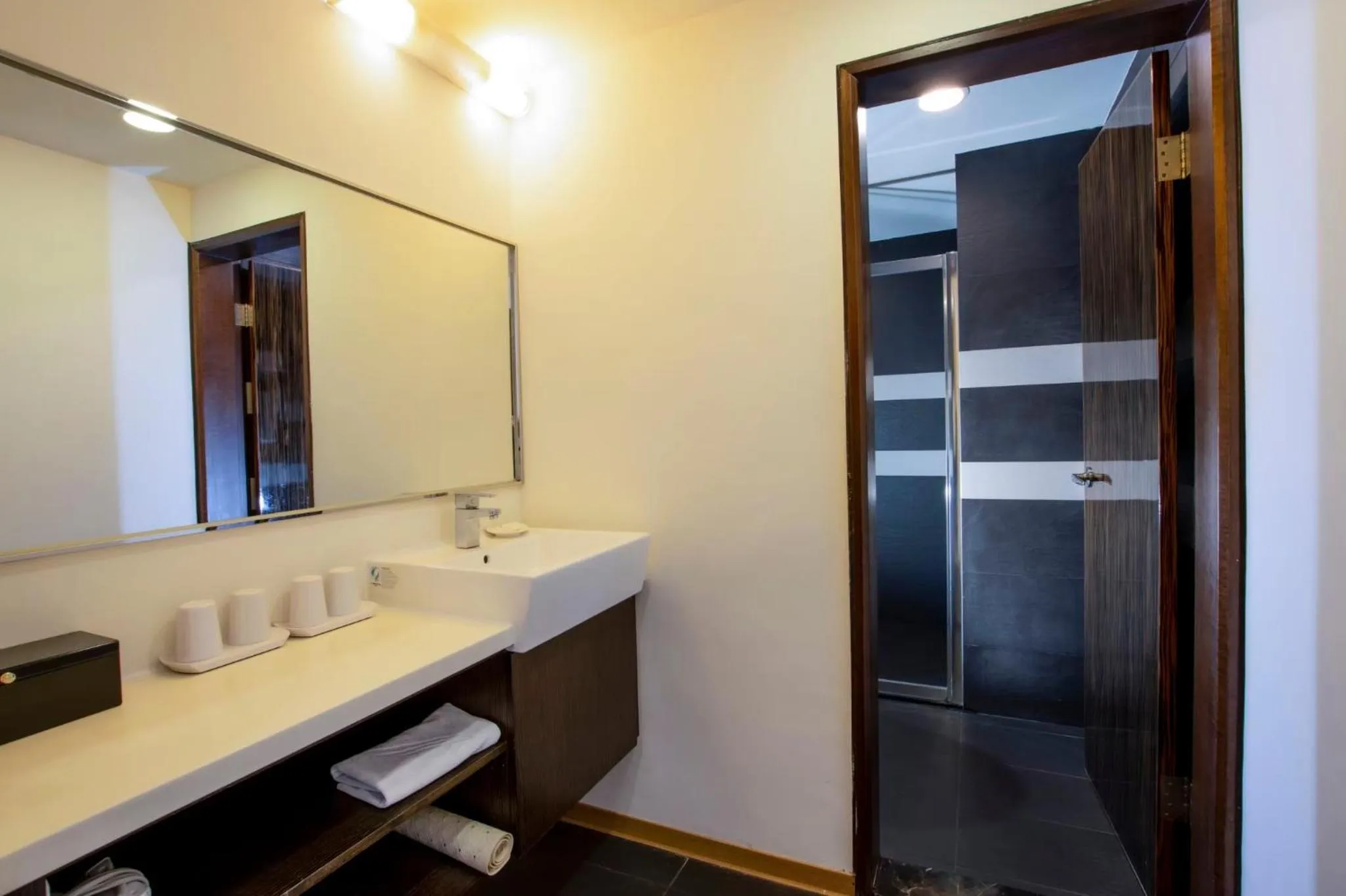 Street view in LeaLea Garden Hotels - Moon Lake