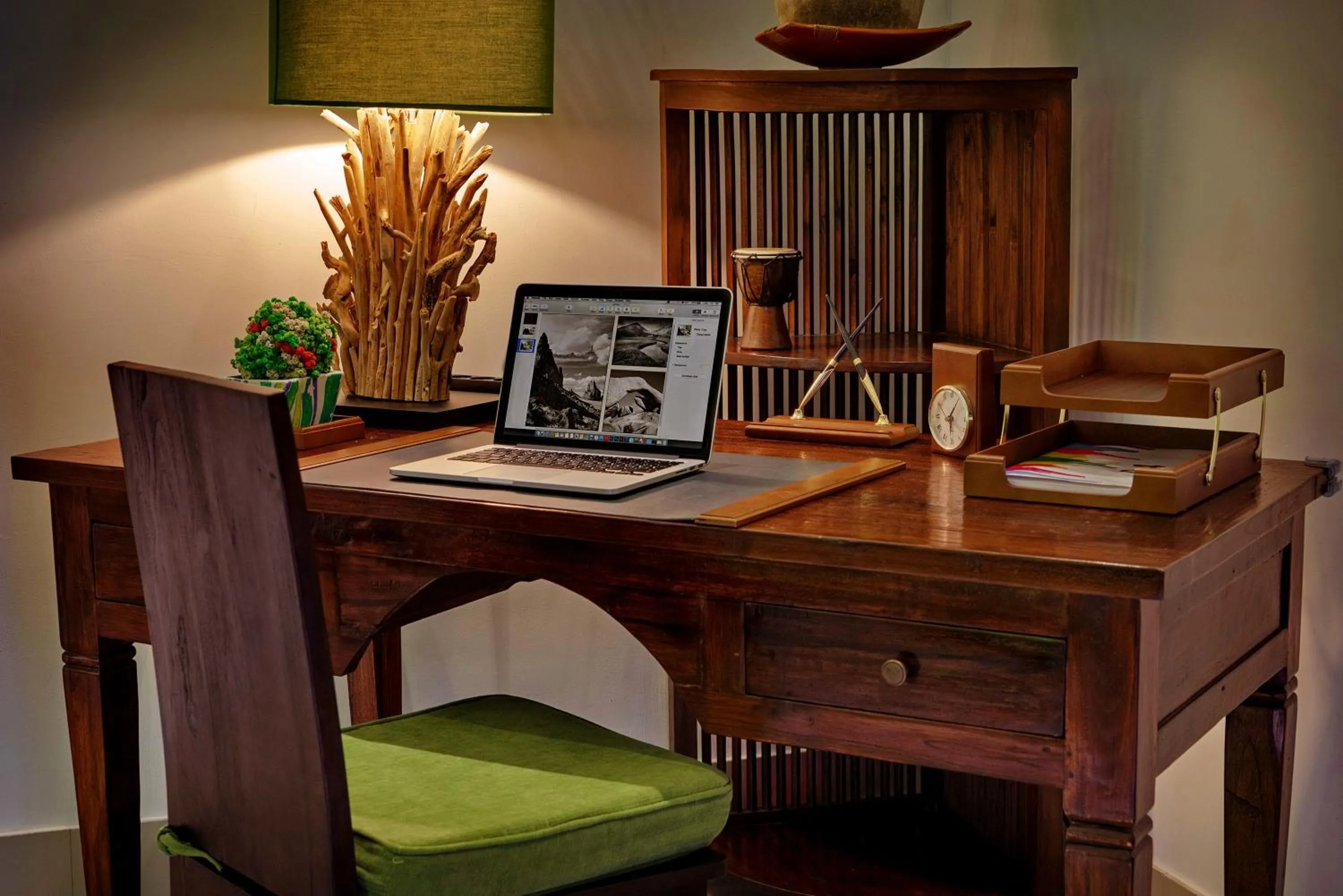 hair dresser in MasBro ART Villas