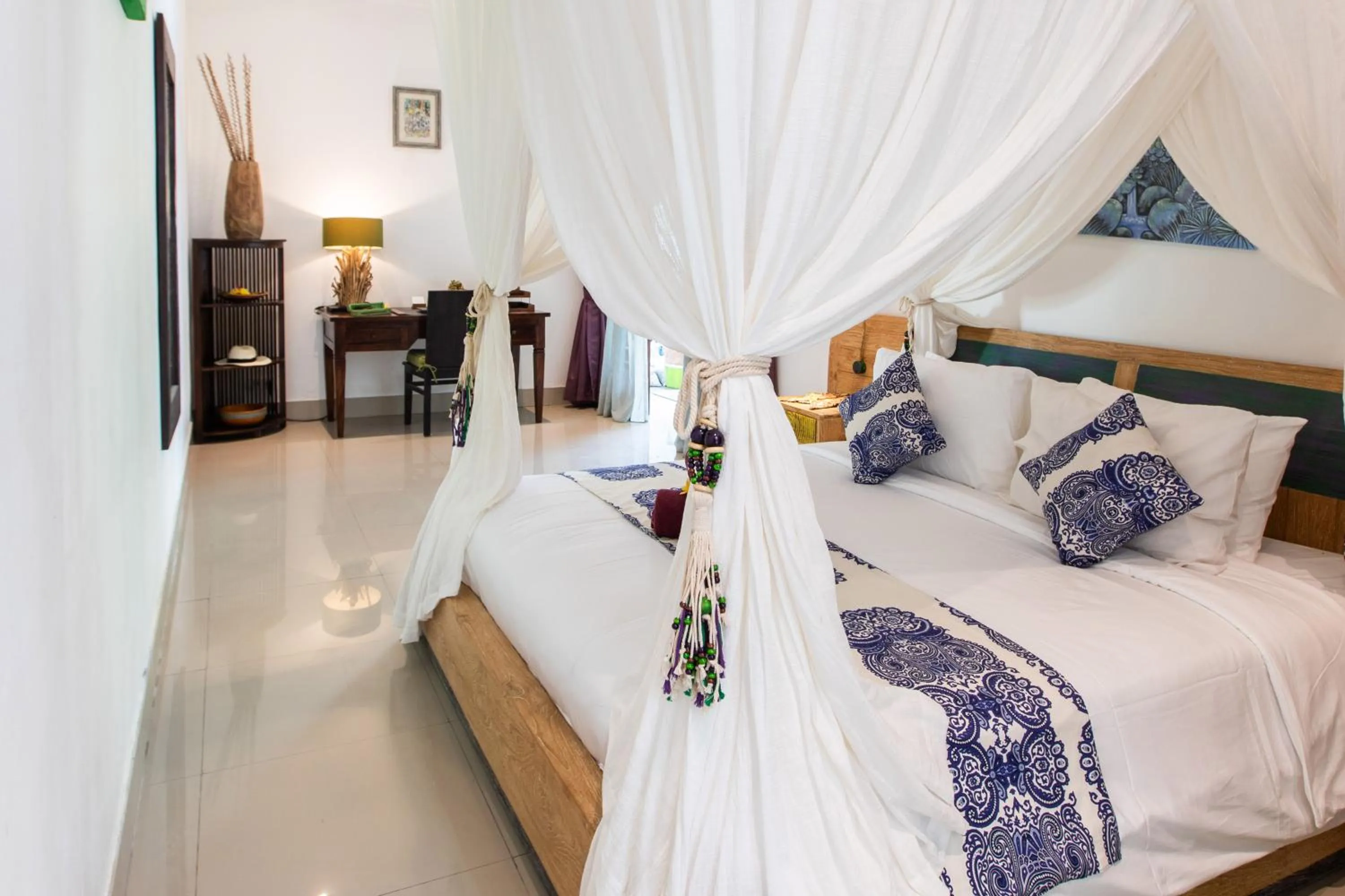Bed in MasBro ART Villas