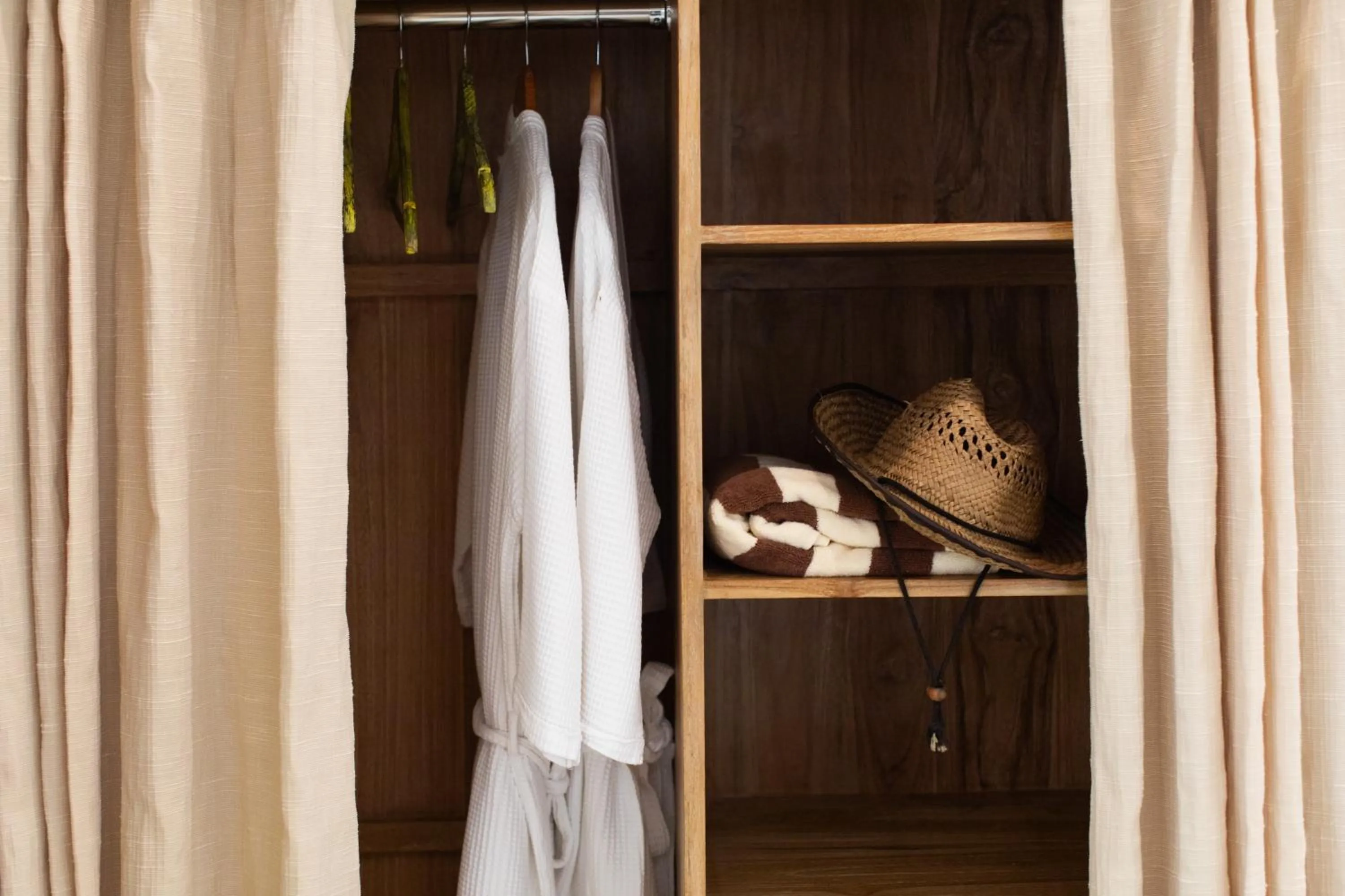 wardrobe in MasBro ART Villas