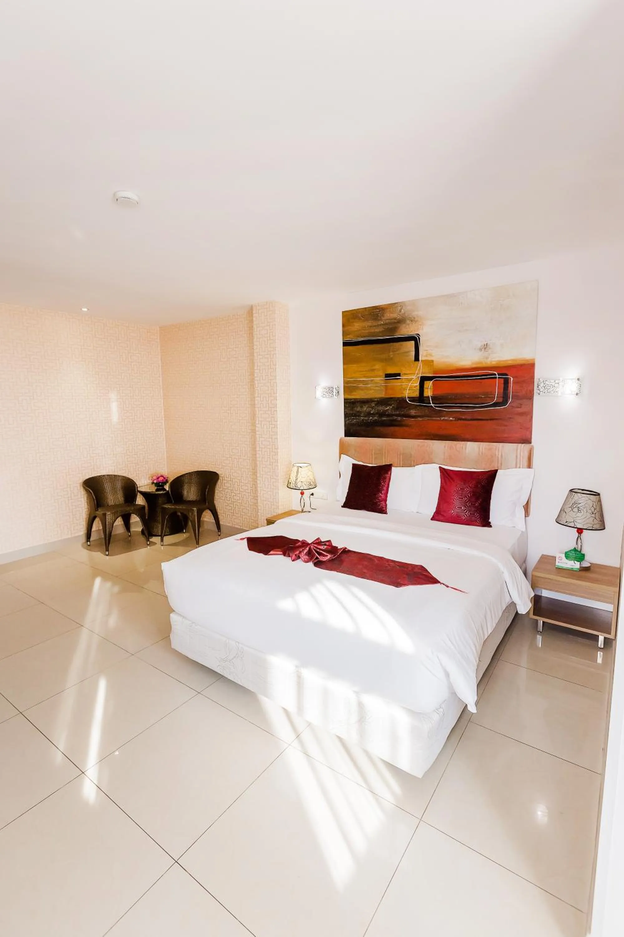 Photo of the whole room, Bed in Roseate Chiang Mai