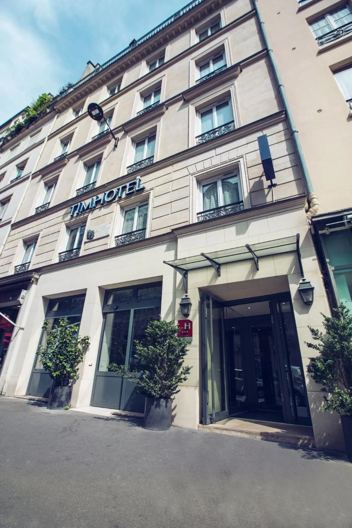 Property building in Timhotel Le Louvre