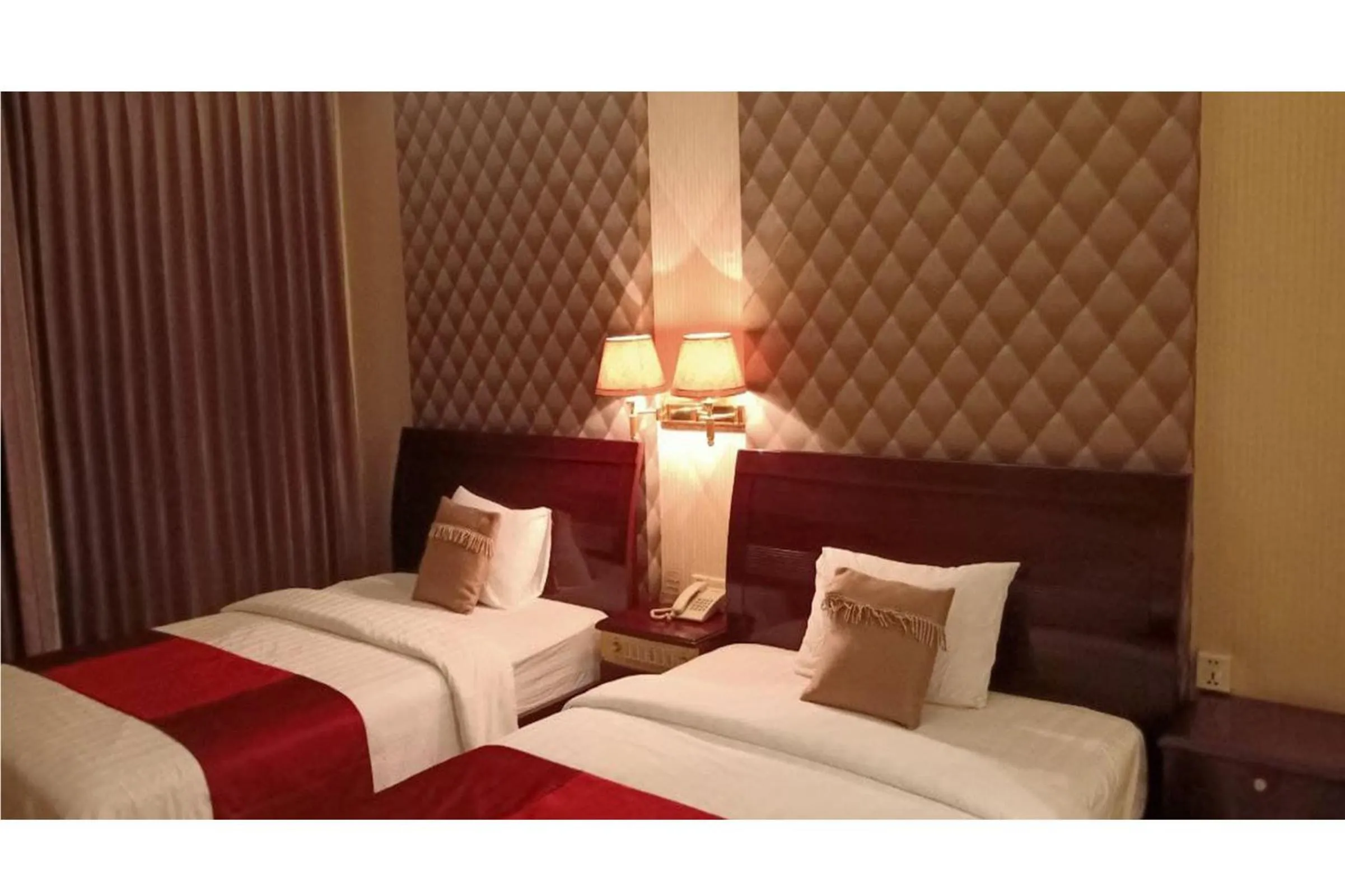 Bedroom in You Eng Hotel