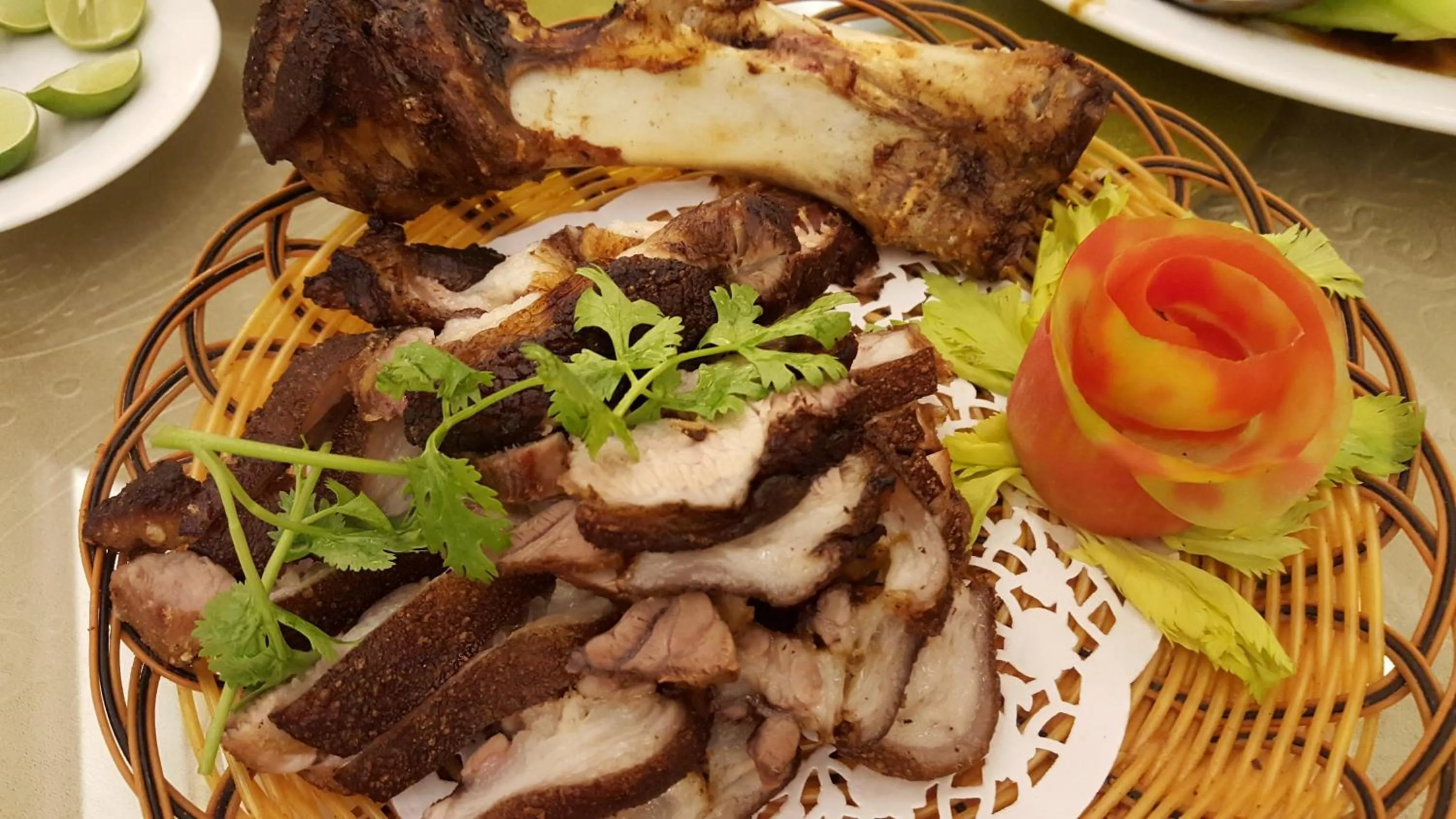 Food in You Eng Hotel