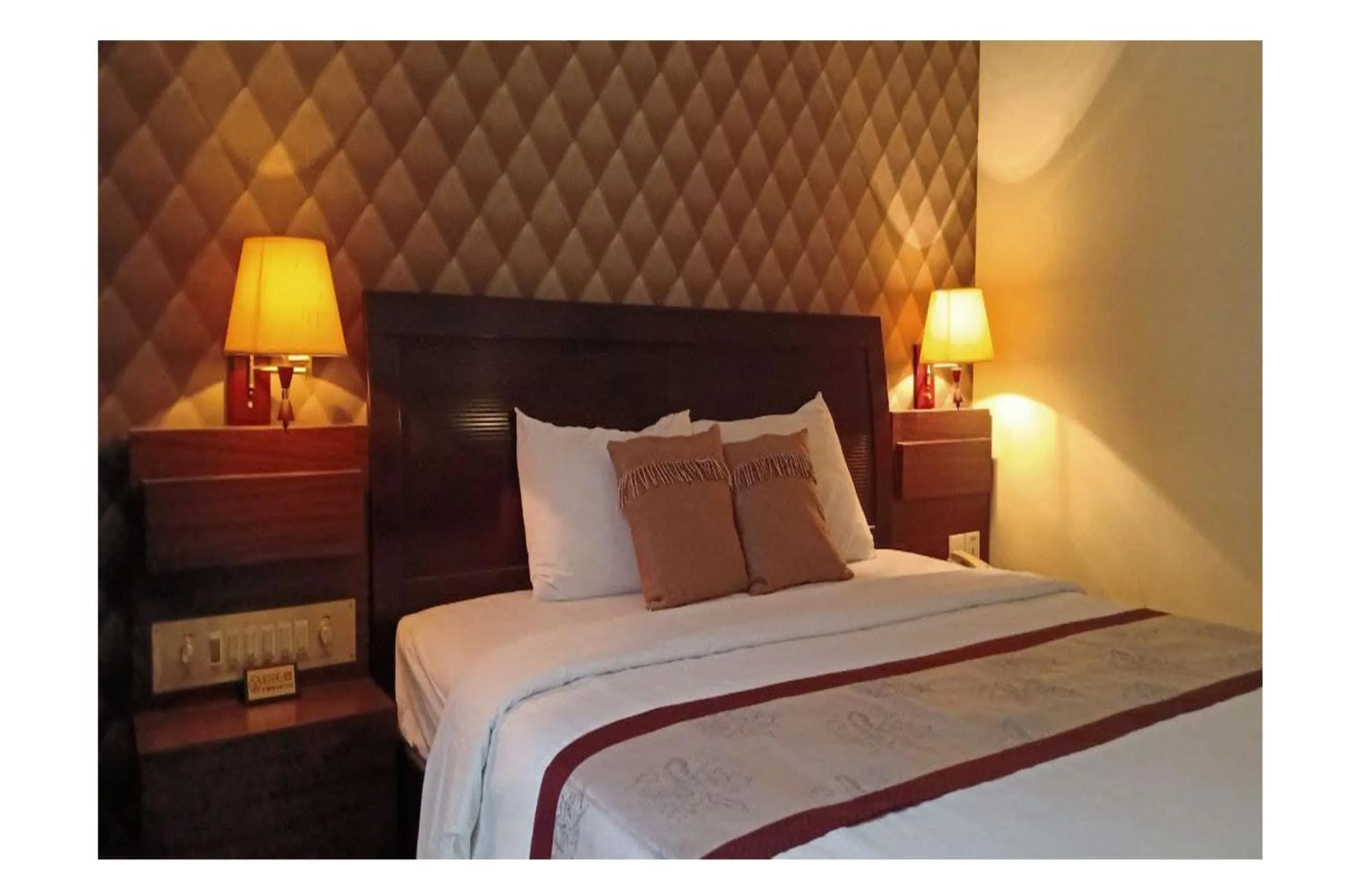 Bedroom in You Eng Hotel