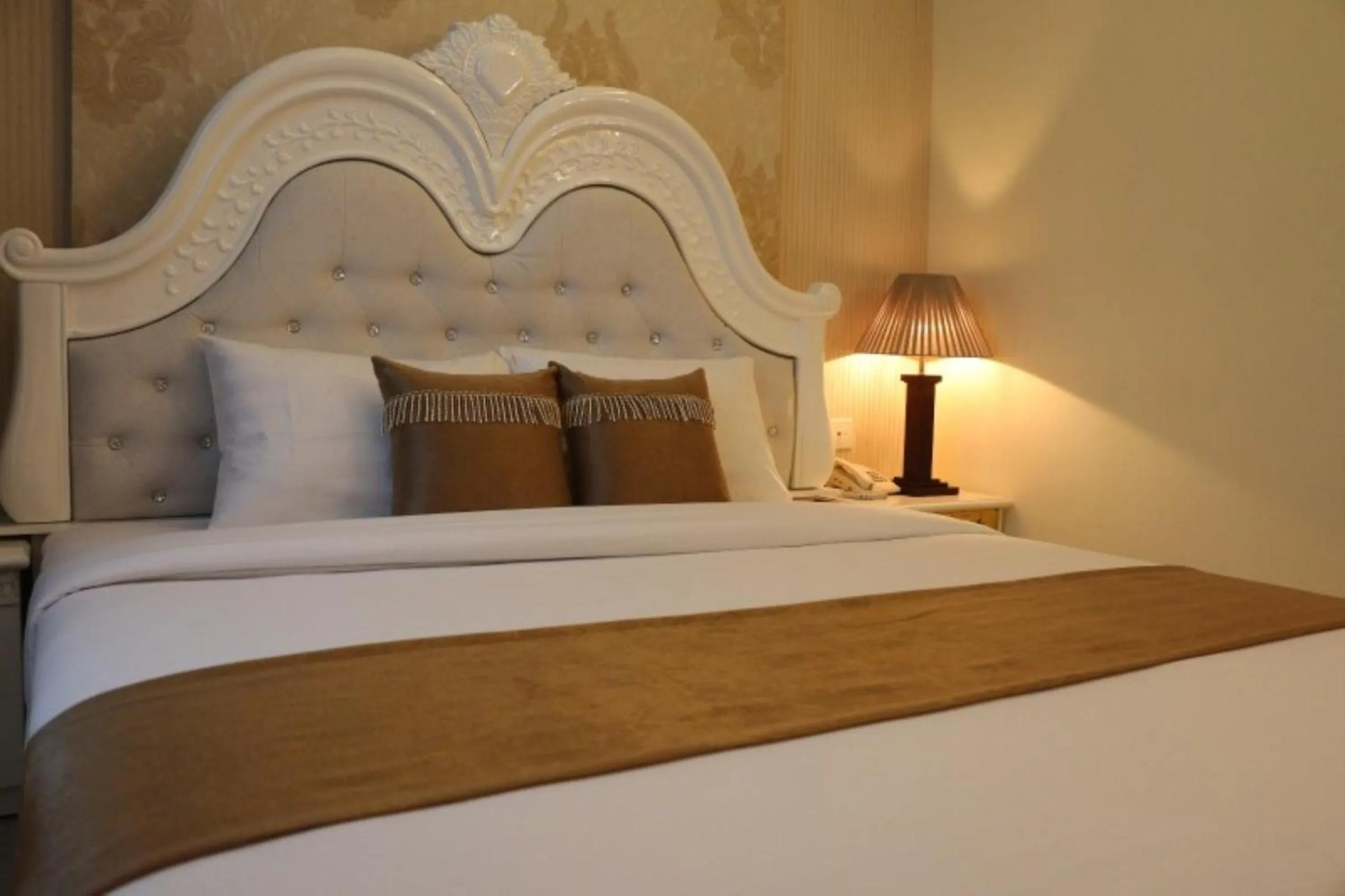 Bedroom in You Eng Hotel