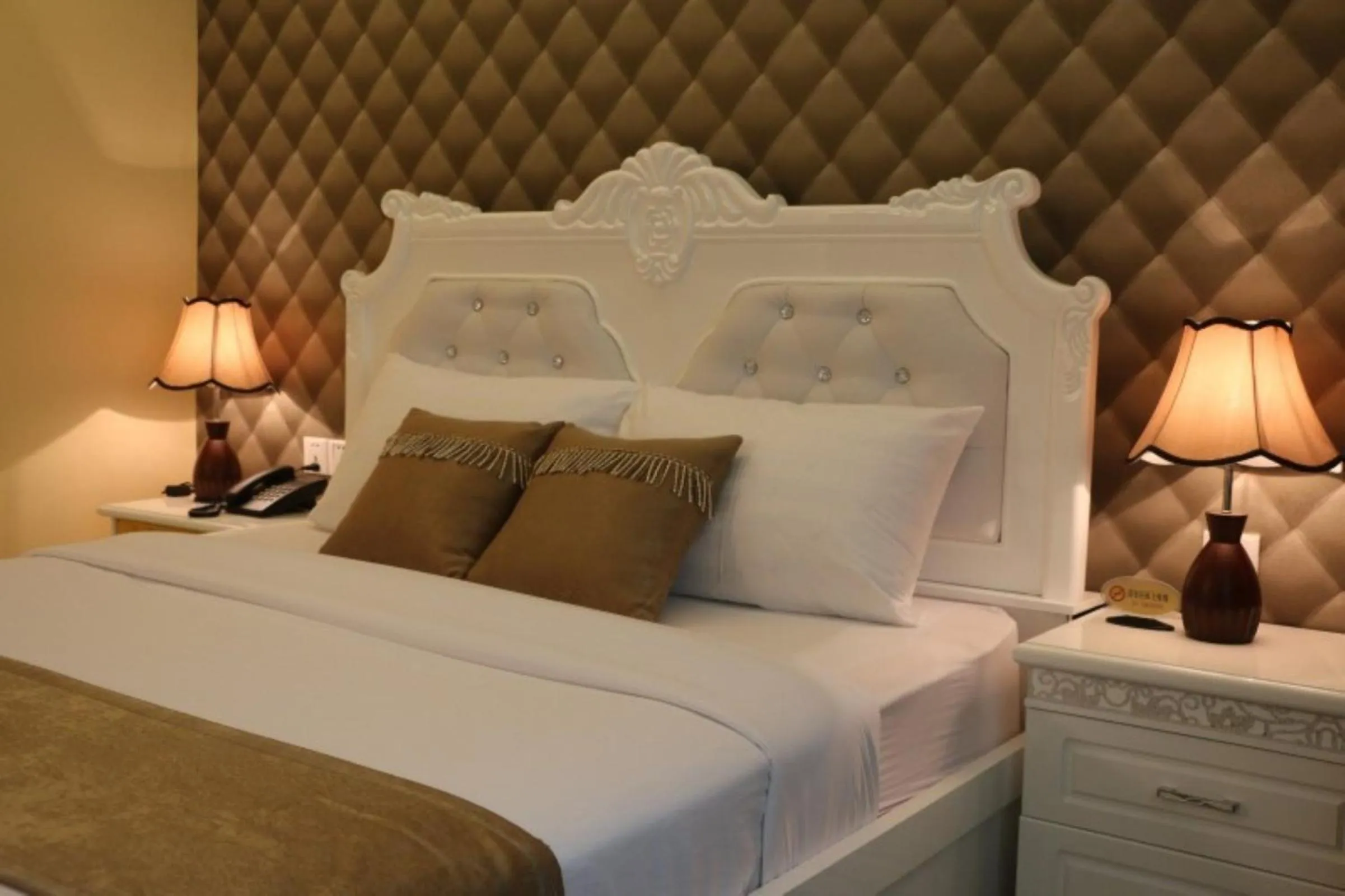 Bedroom in You Eng Hotel