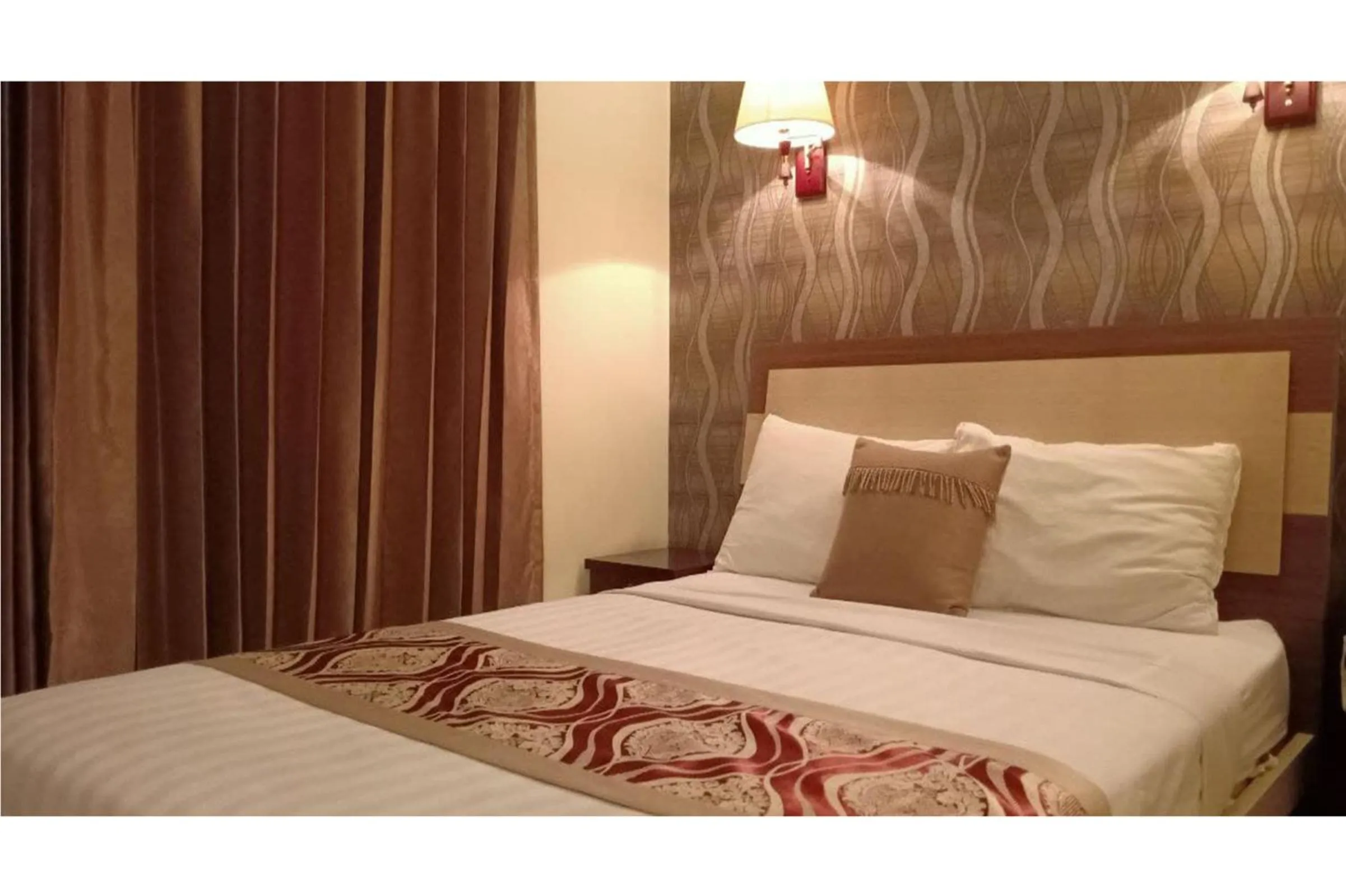 Bedroom in You Eng Hotel